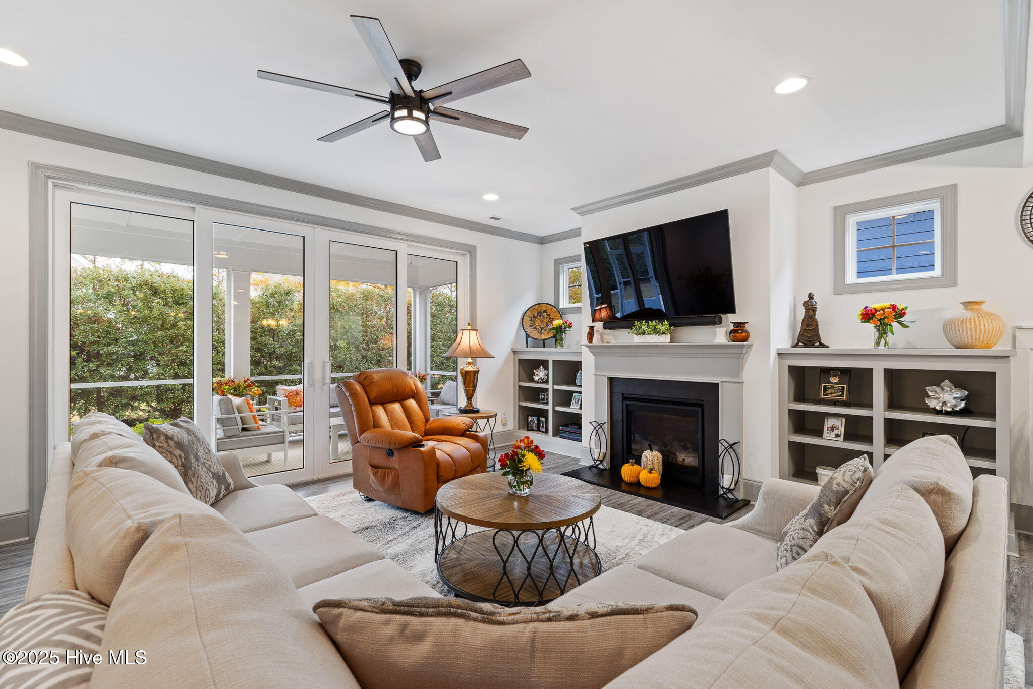 100541268 | Photo 22