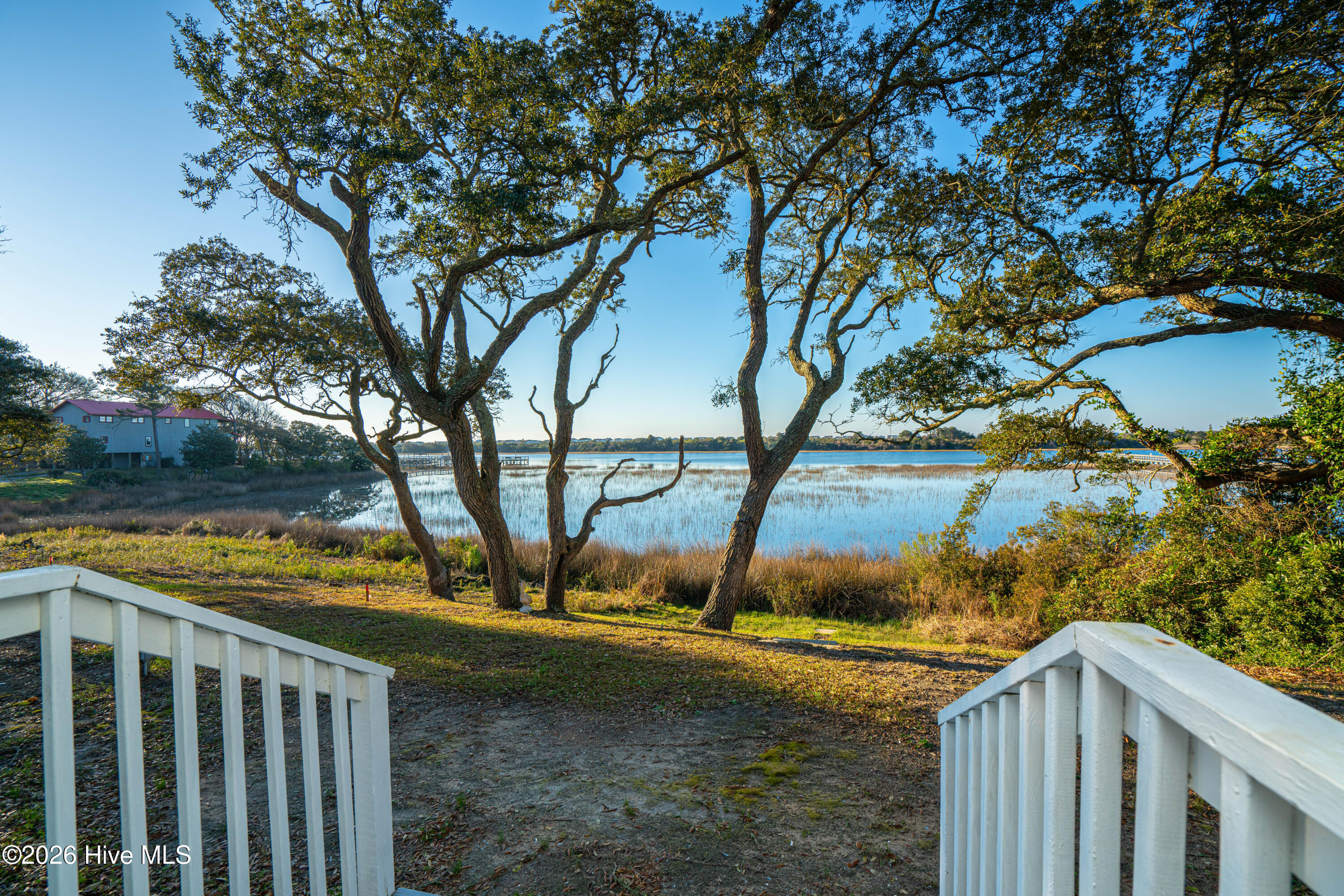 100561840 | Photo 38