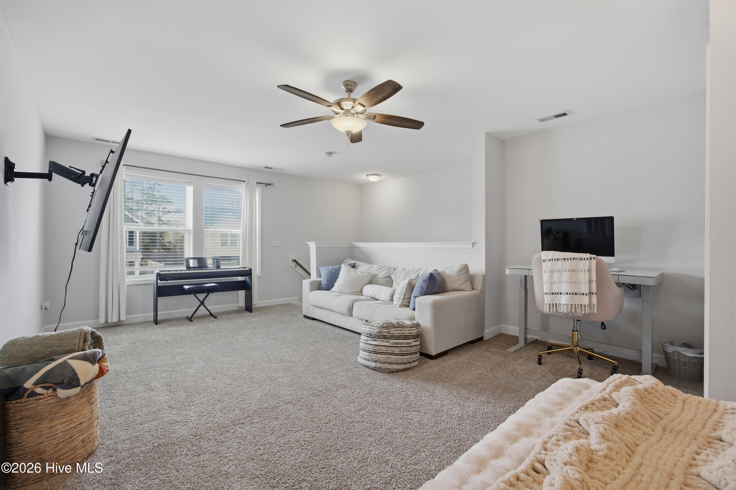 100563122 | Photo 43