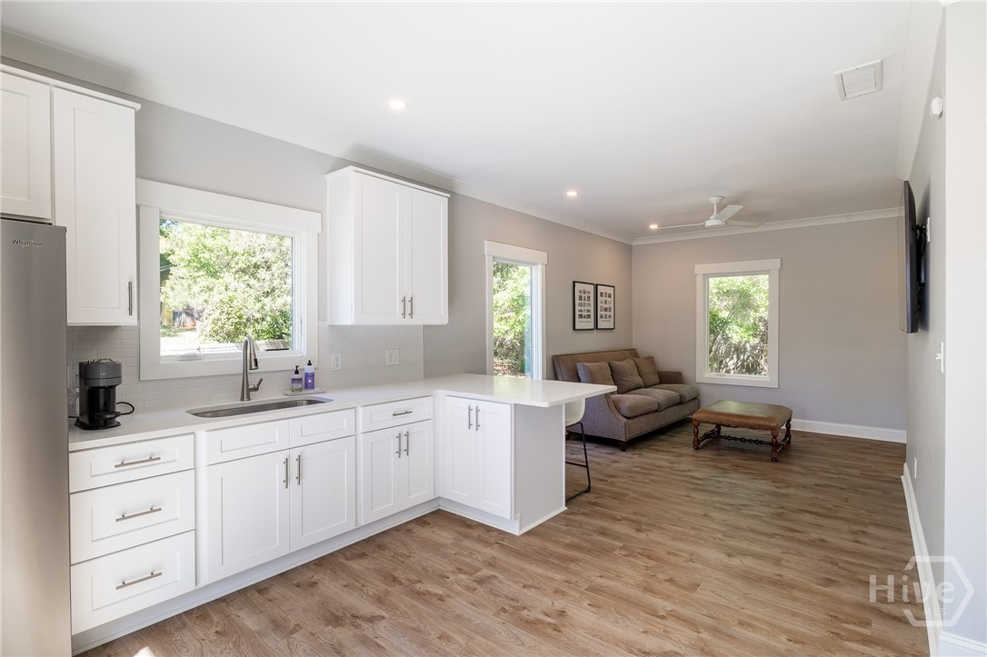 385 Woodward Way