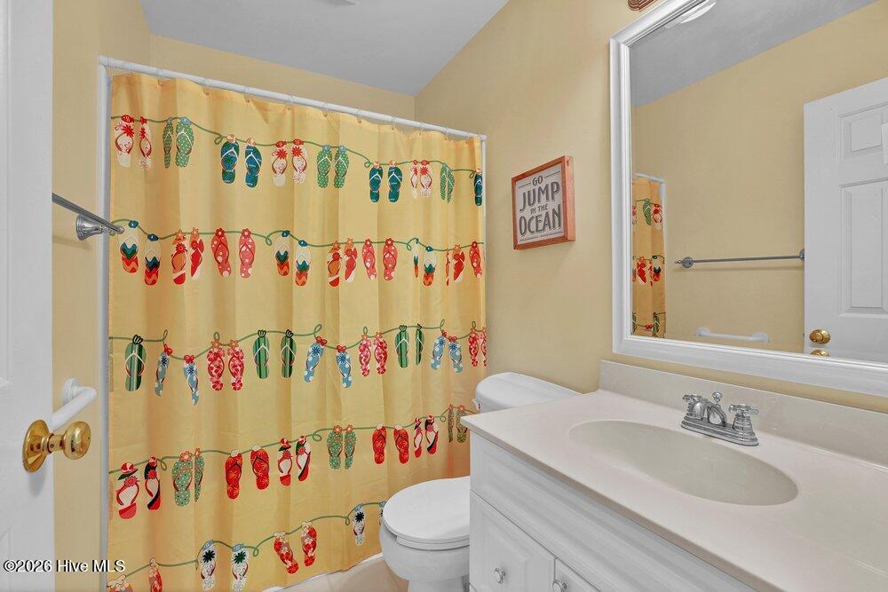 100568961 | Photo 40