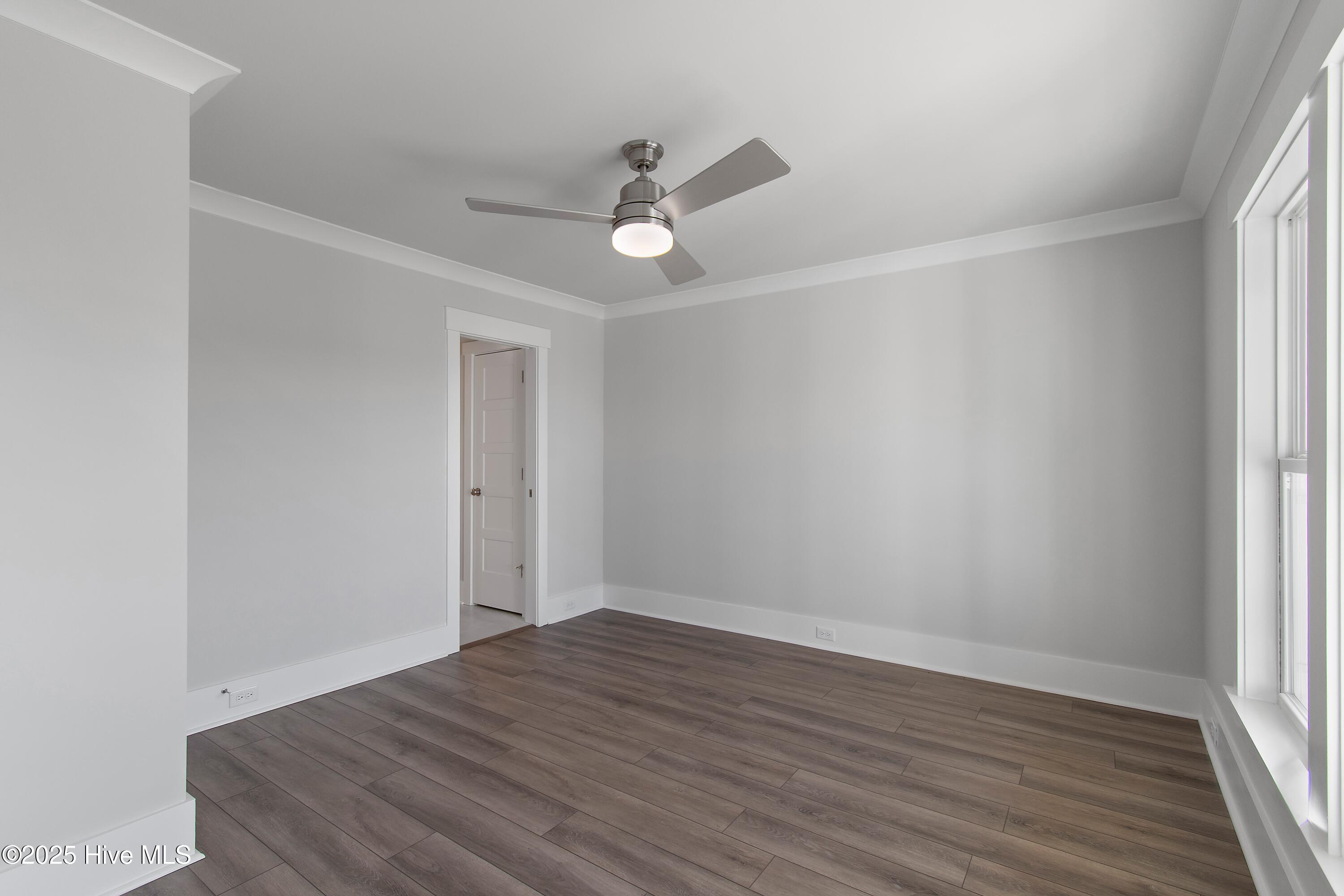 100511699 | Photo 55