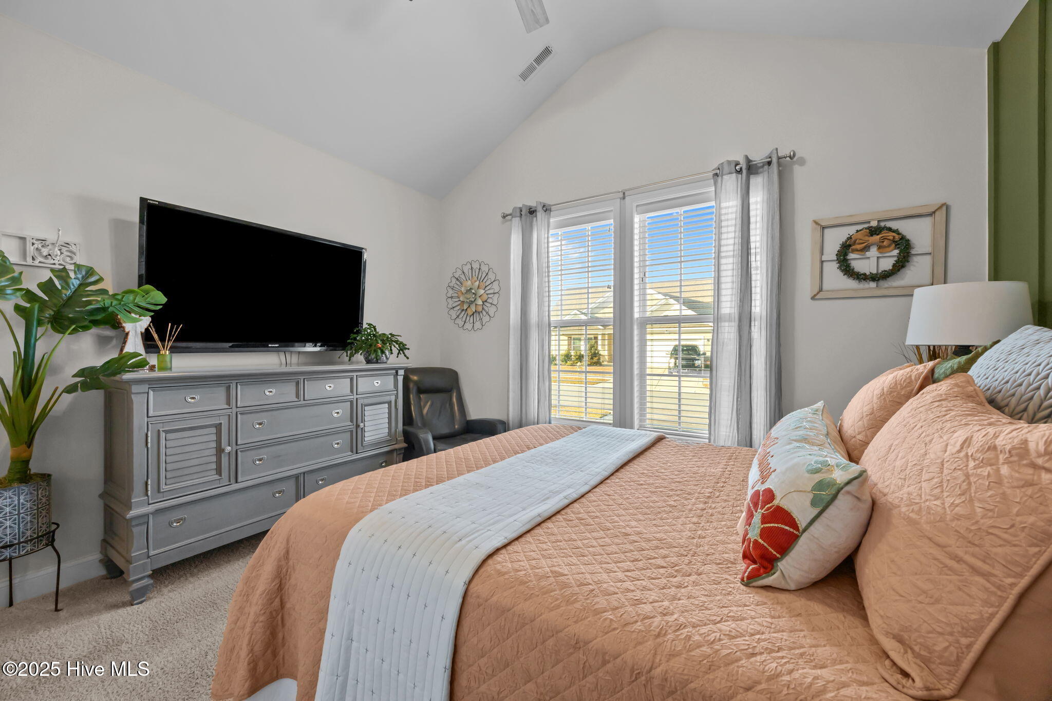 100544271 | Photo 18