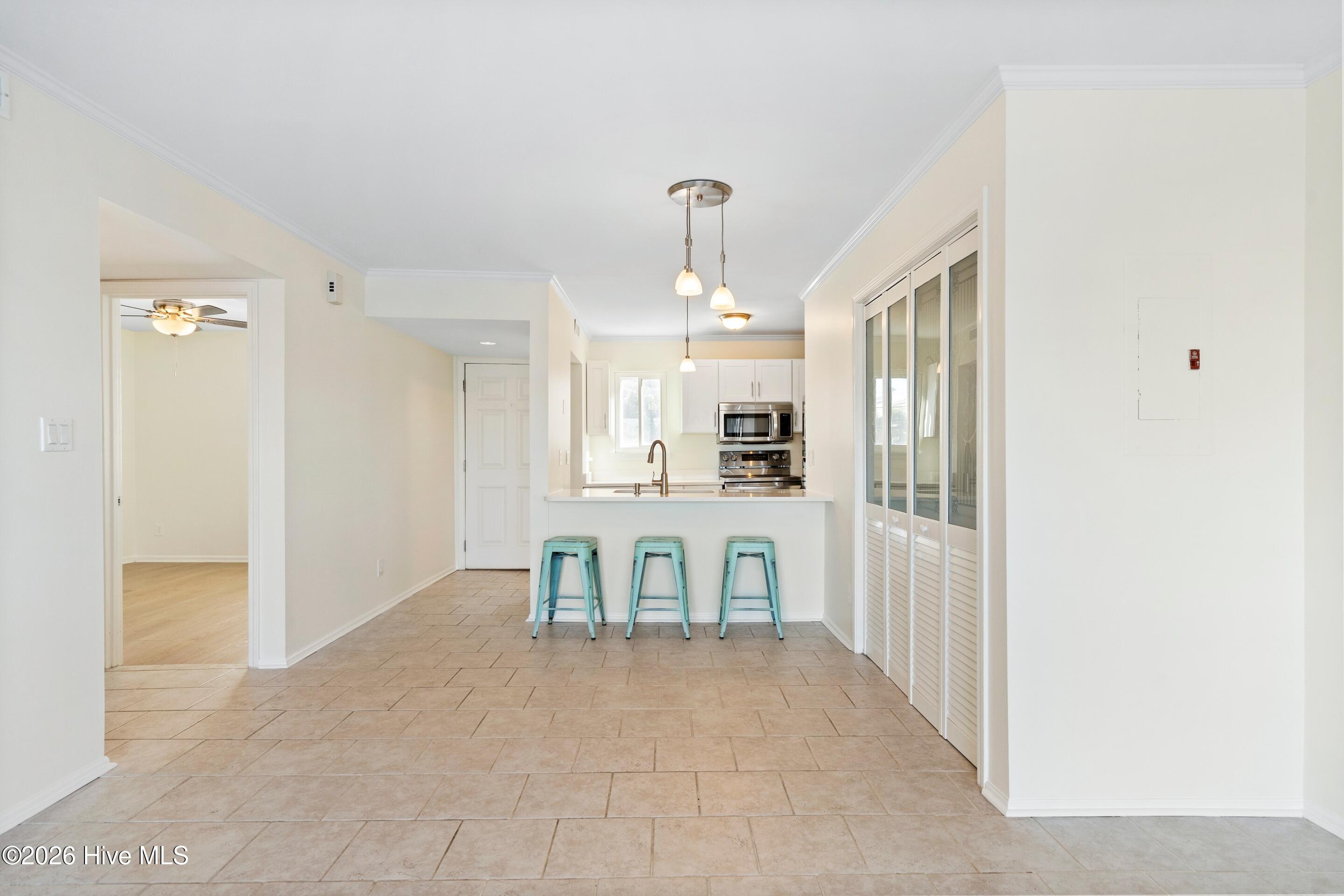 100550502 | Photo 14