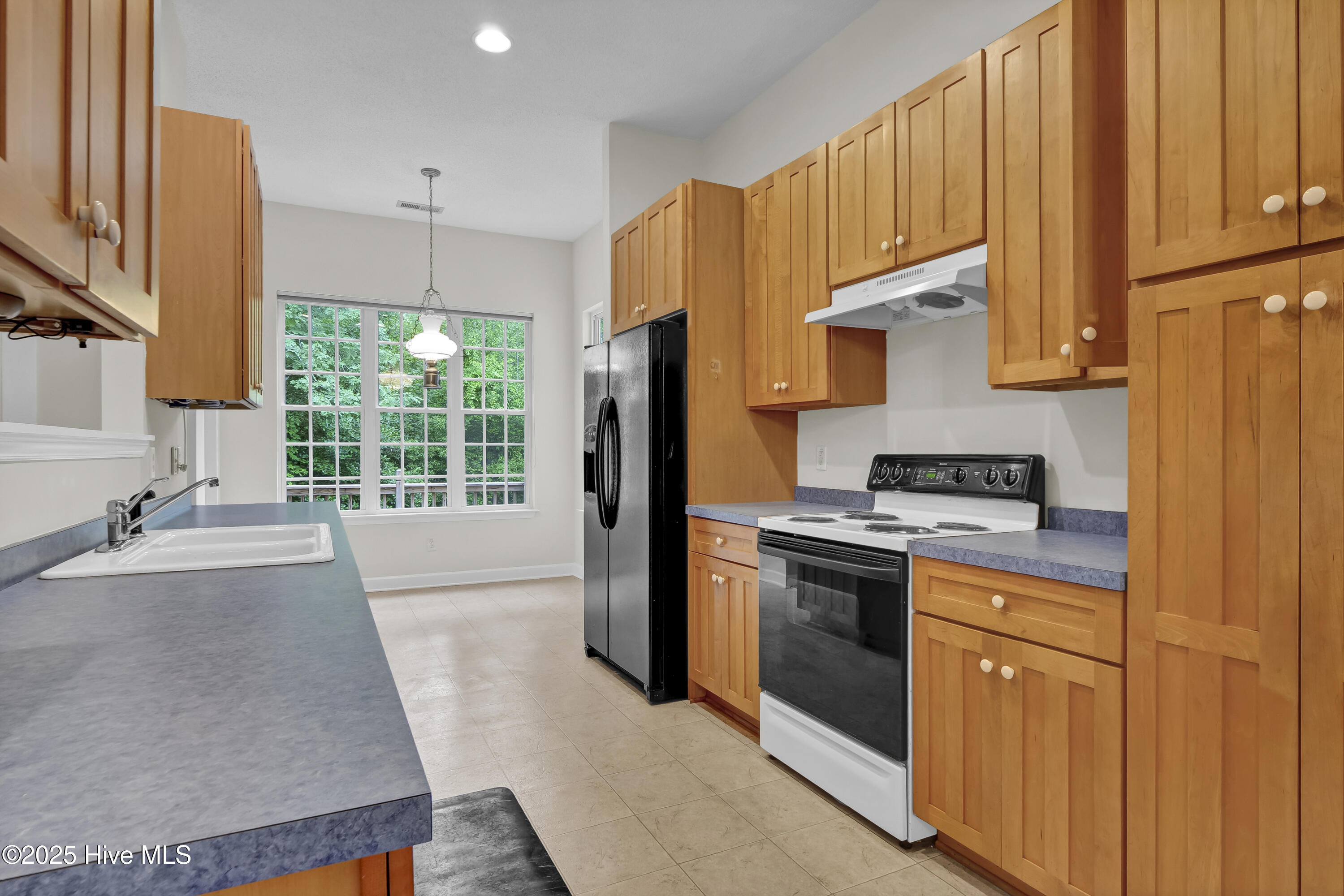 100510157 | Photo 18