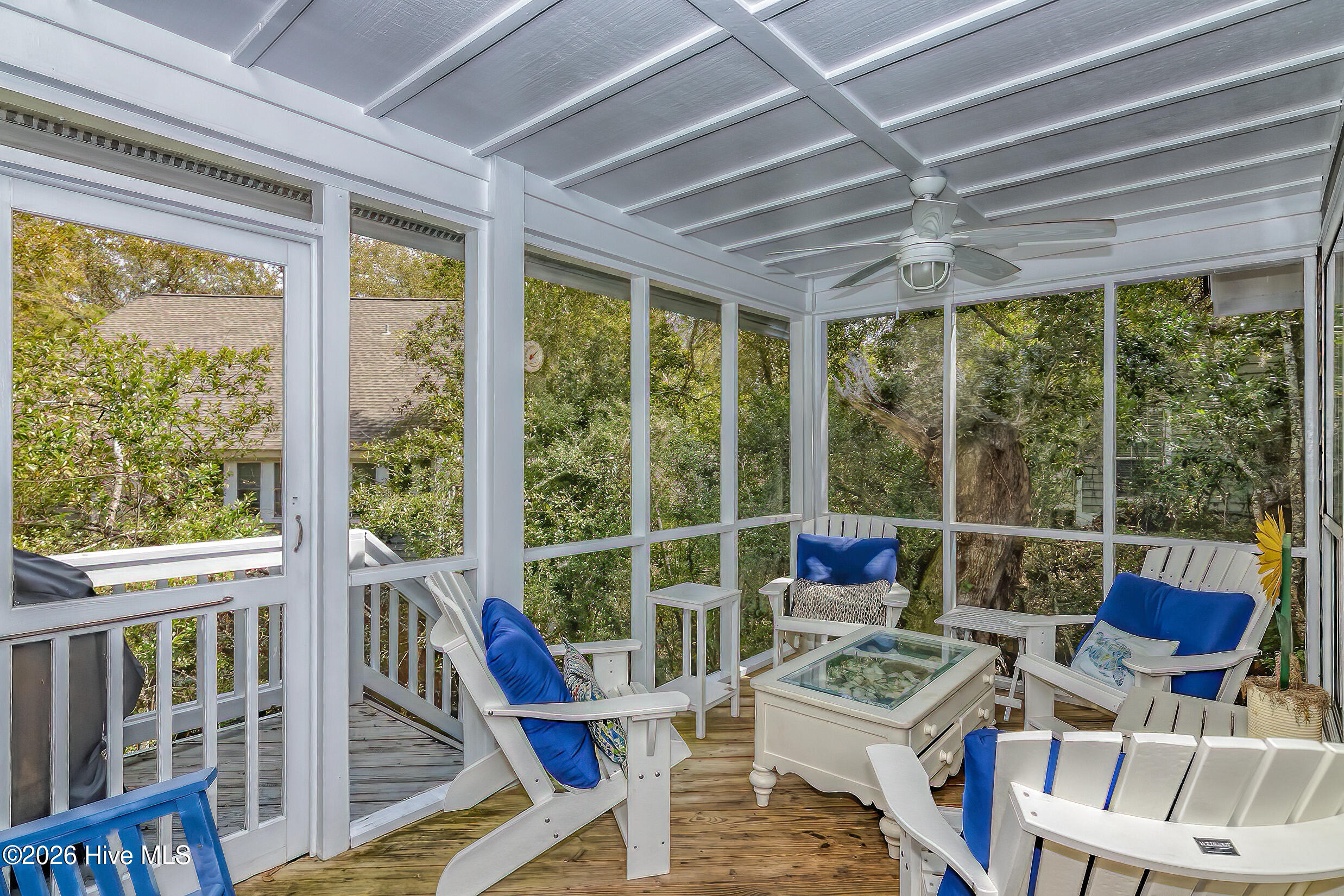 100557285 | Photo 21