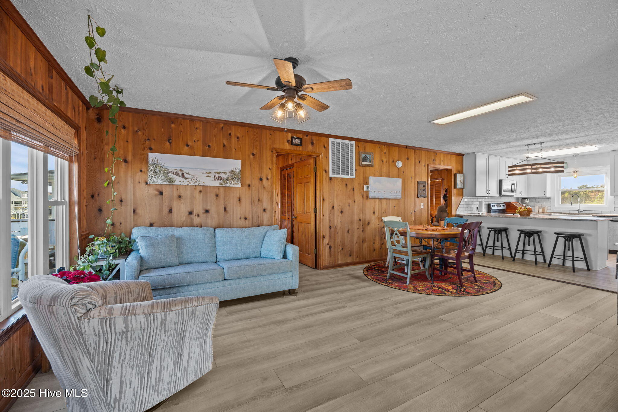 100545181 | Photo 13