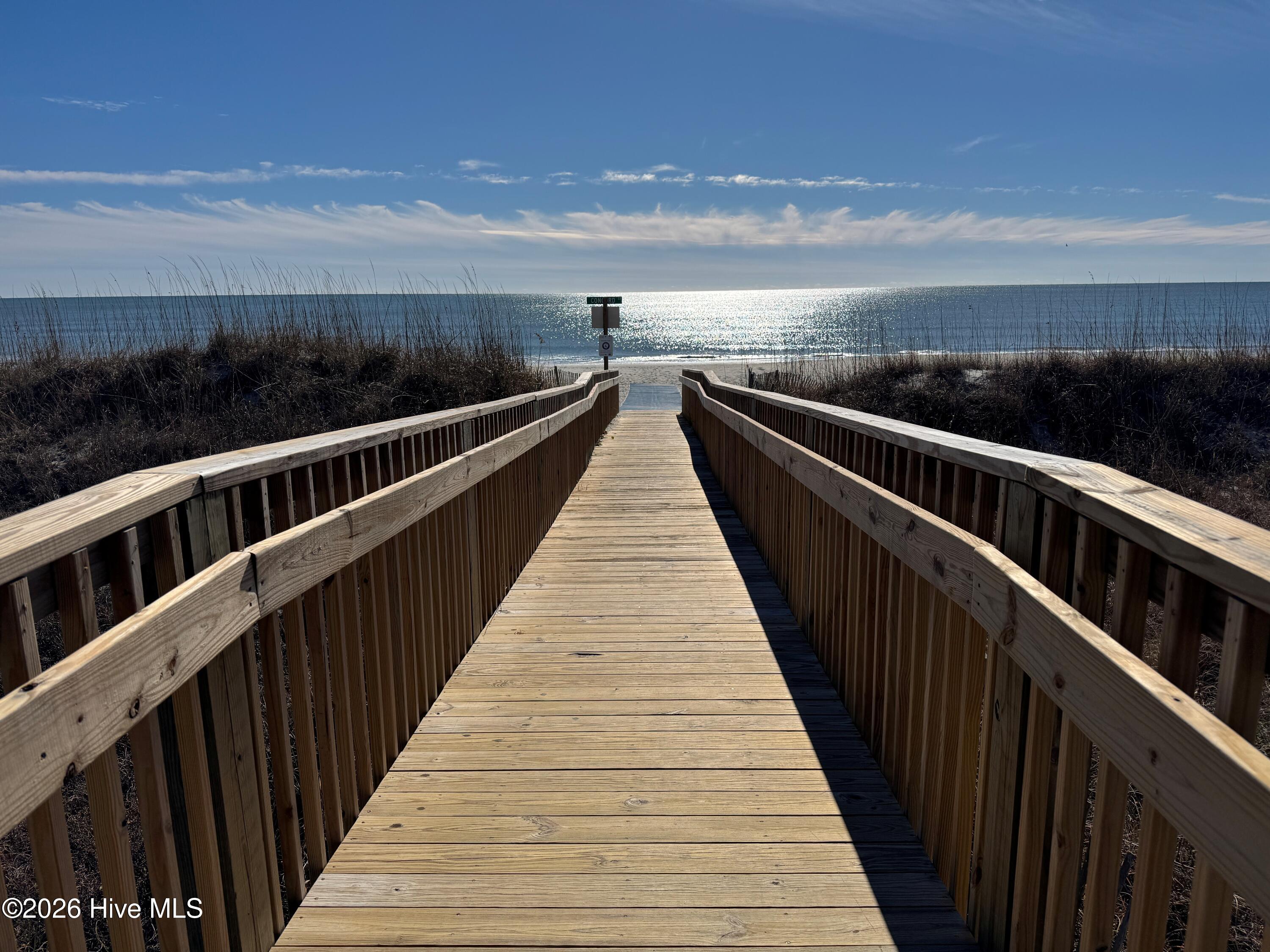 100547923 | Photo 35