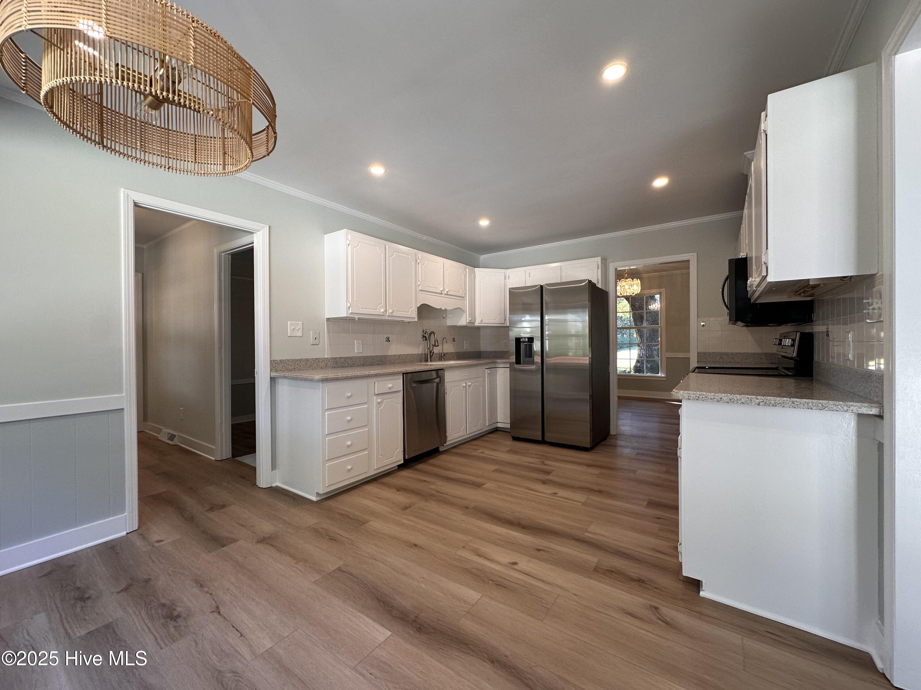 100541035 | Photo 10