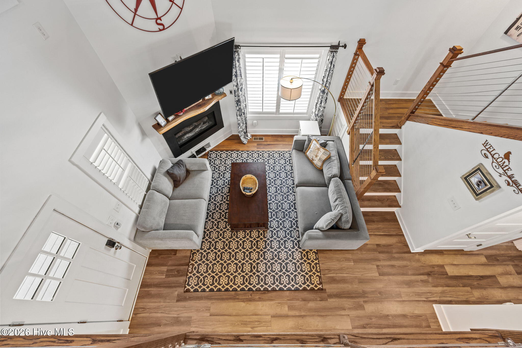 100569137 | Photo 41