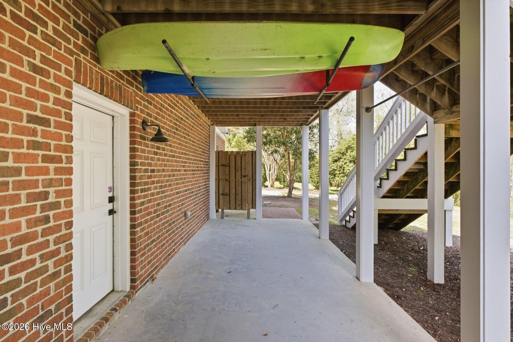 100564034 | Photo 33