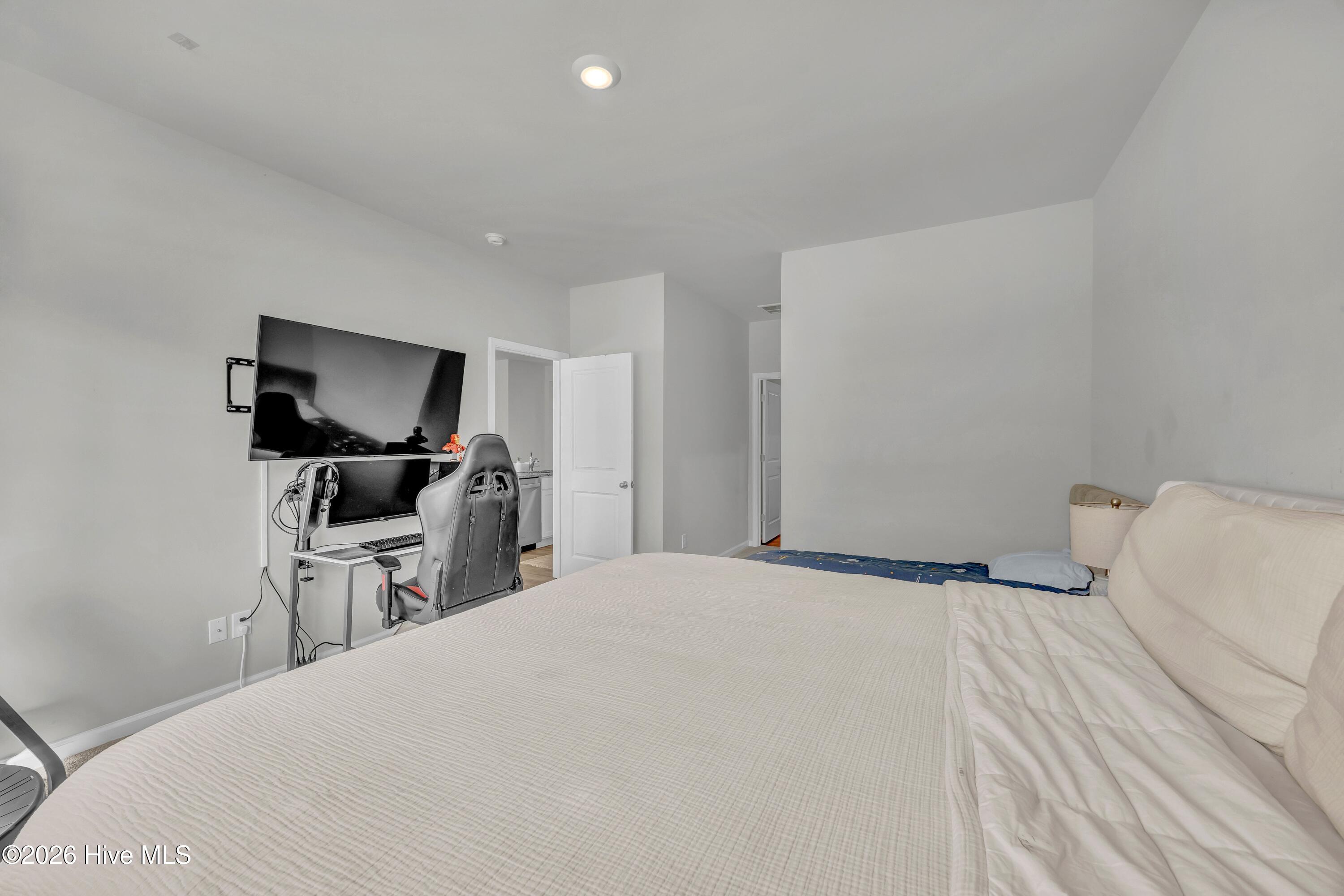 100548554 | Photo 19