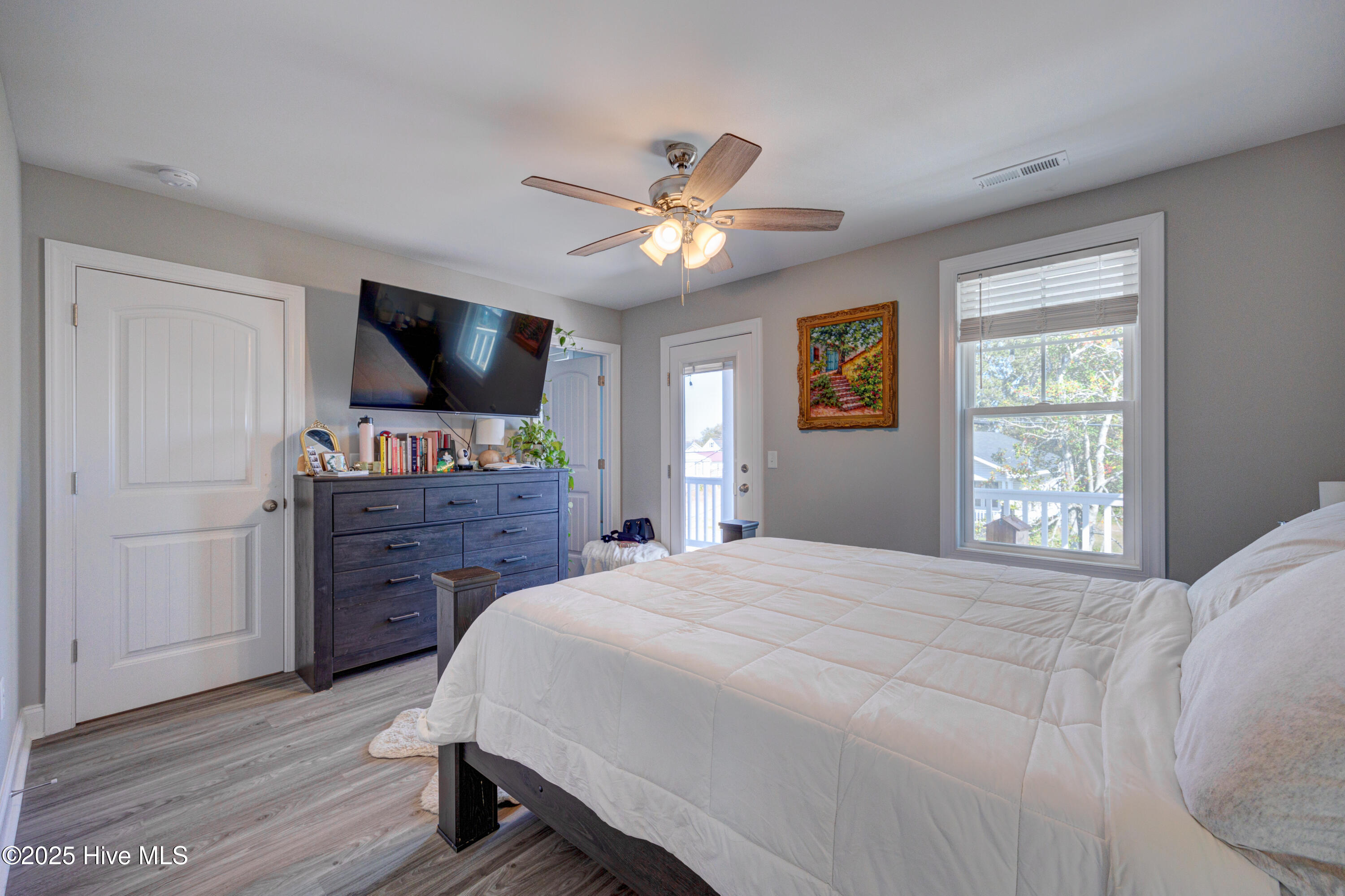 100494235 | Photo 24