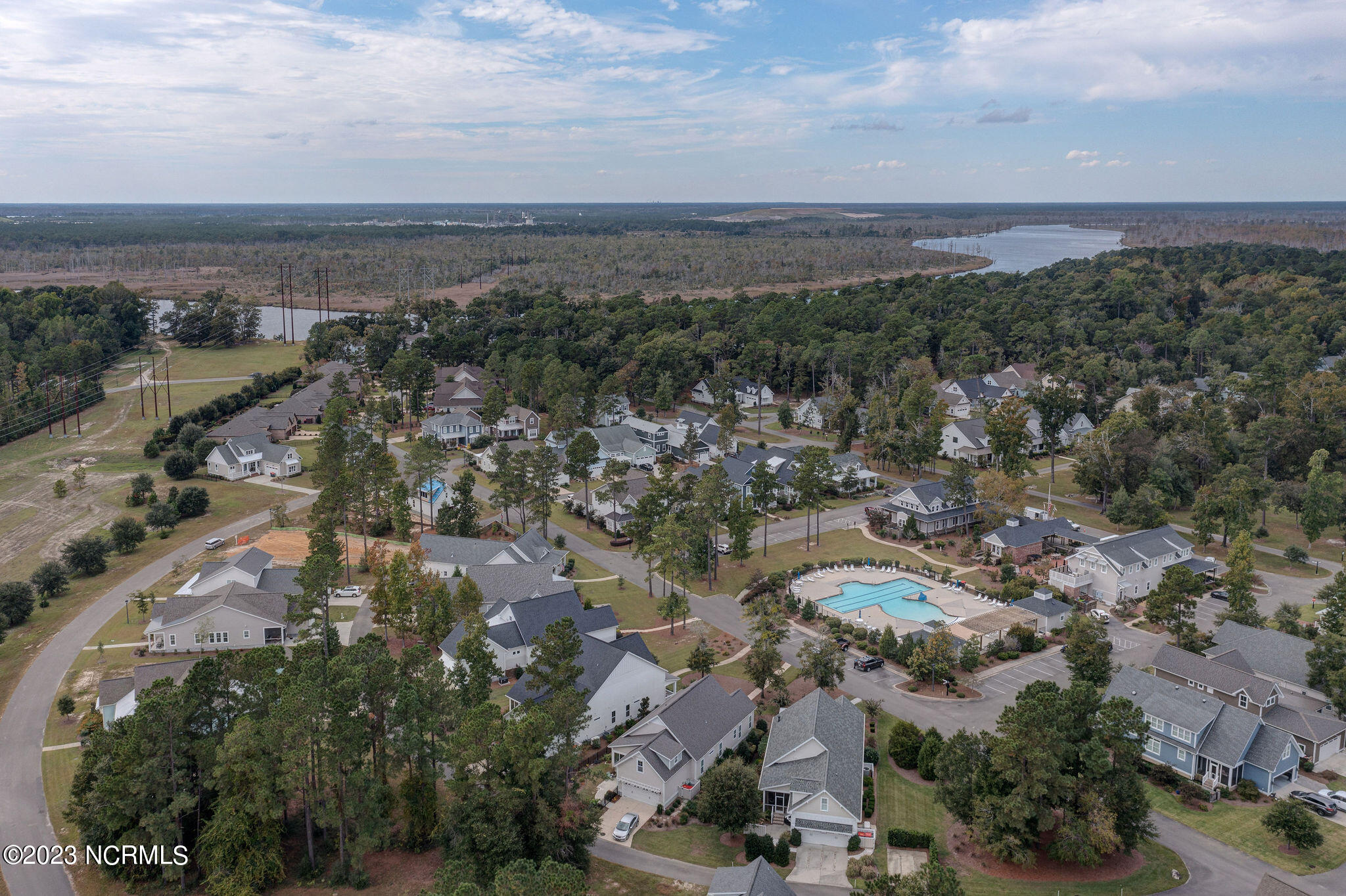 100568046 | Photo 96