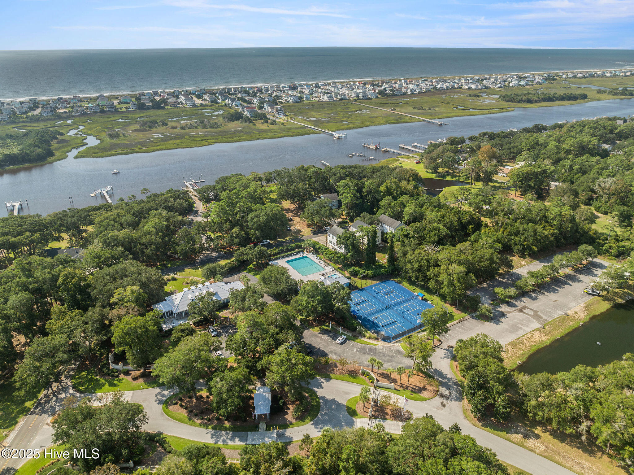 100518785 | Photo 32