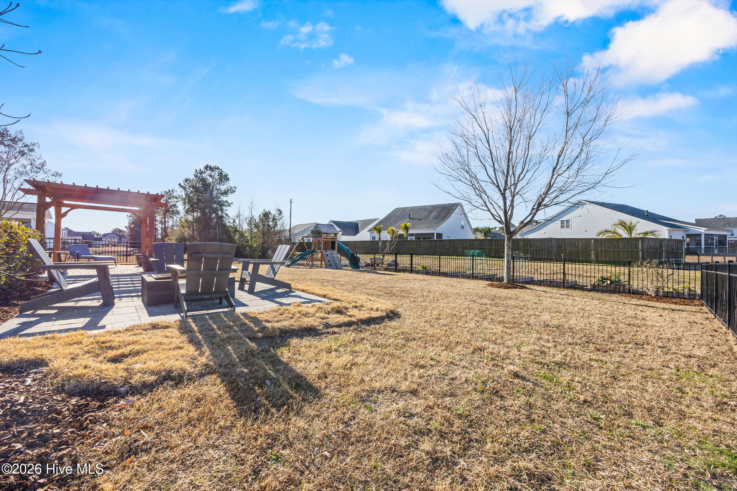 100551925 | Photo 30