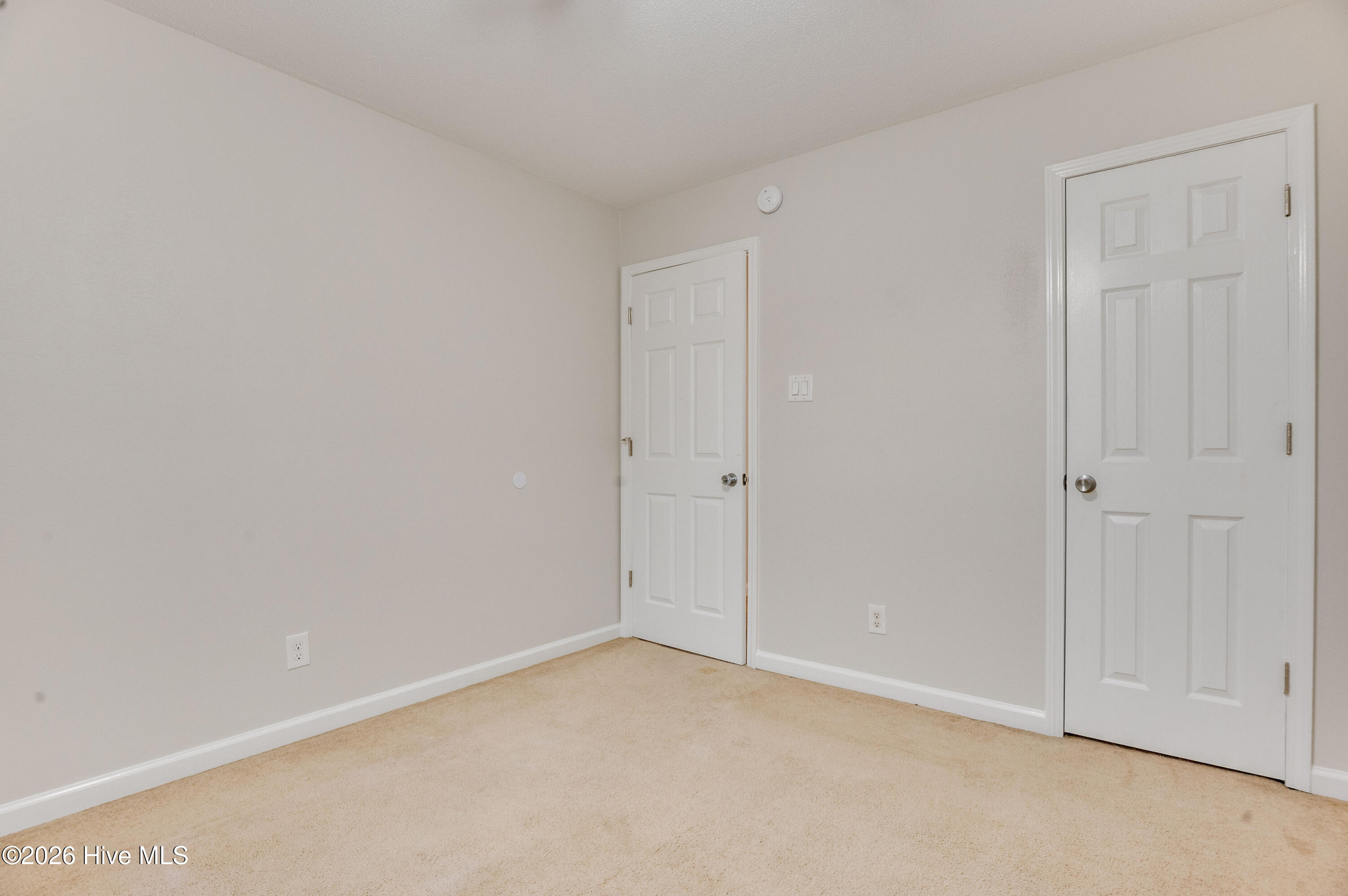 100547210 | Photo 26