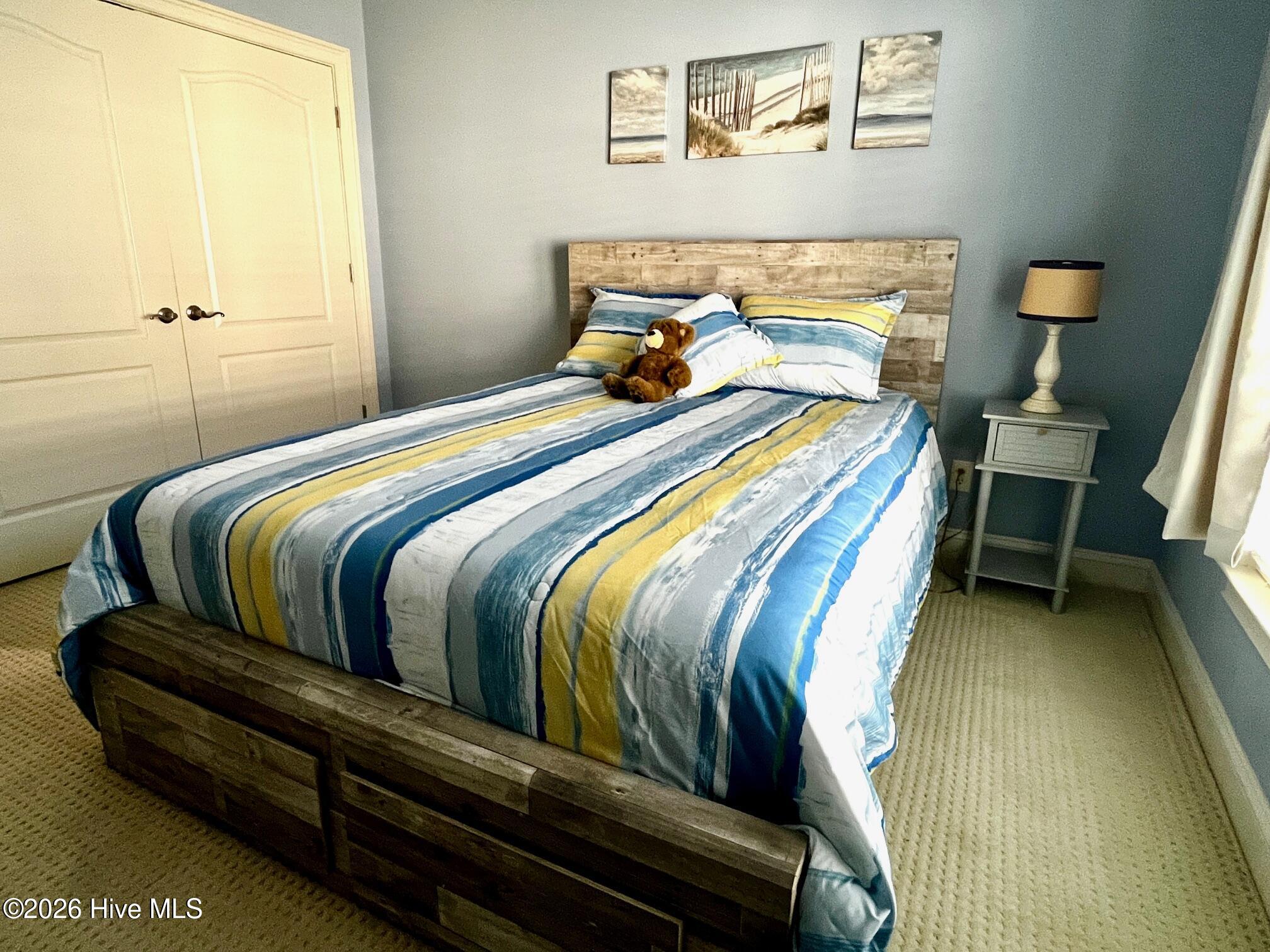 100566129 | Photo 32