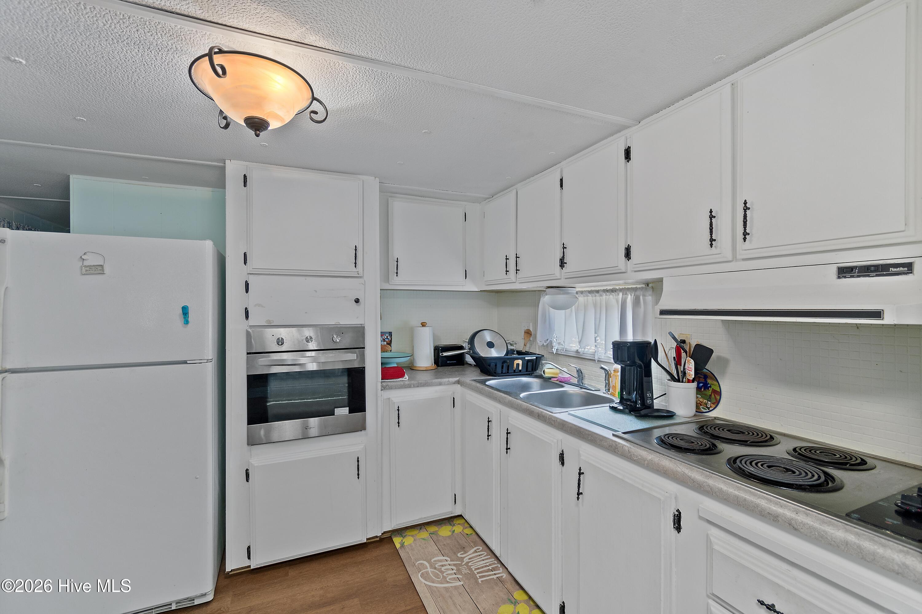 100563762 | Photo 19