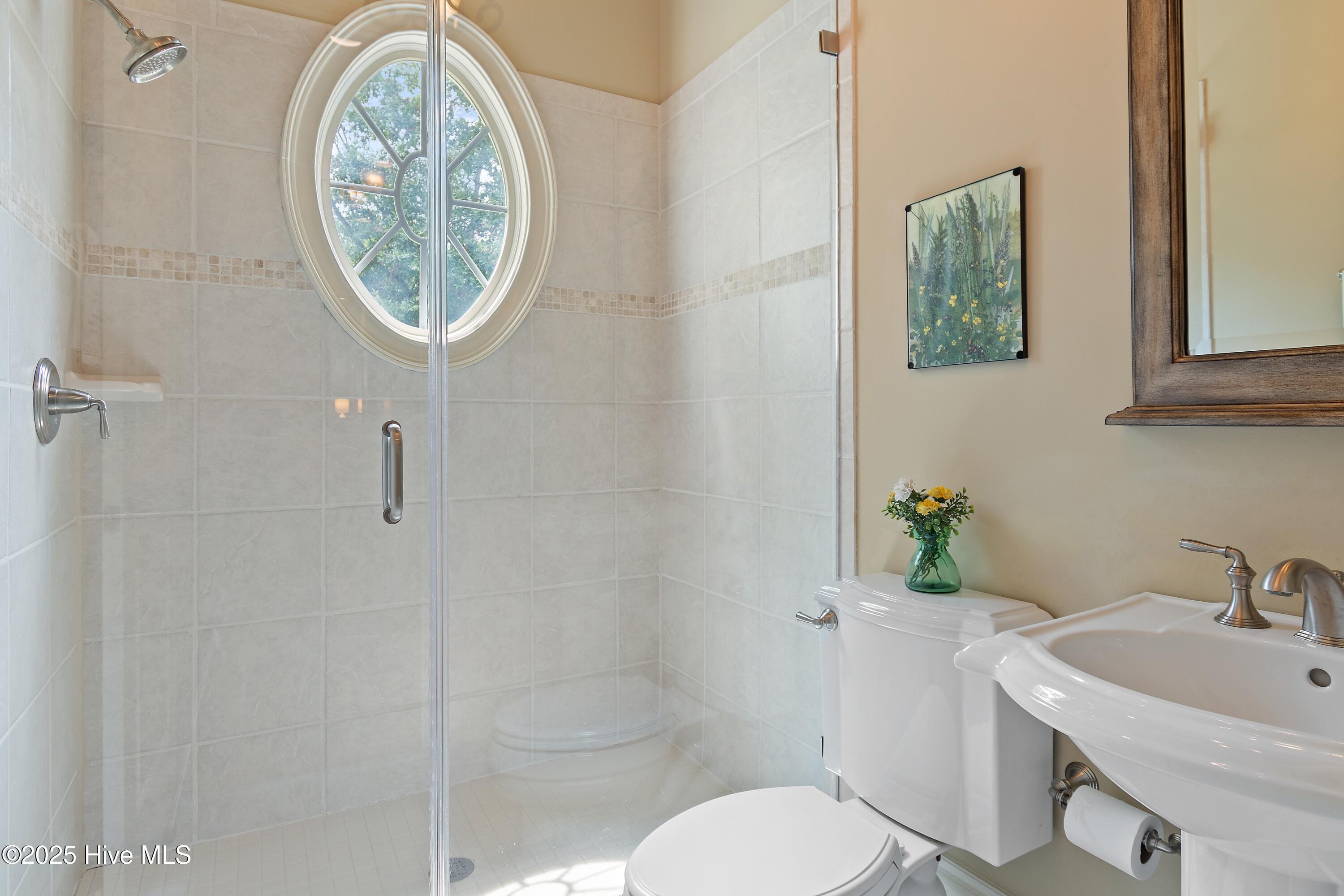 100526720 | Photo 17