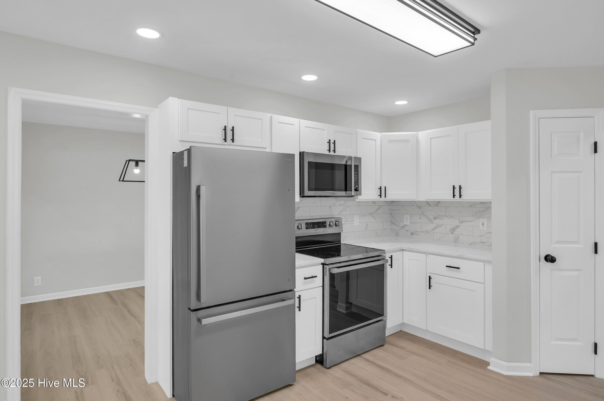 100540827 | Photo 15