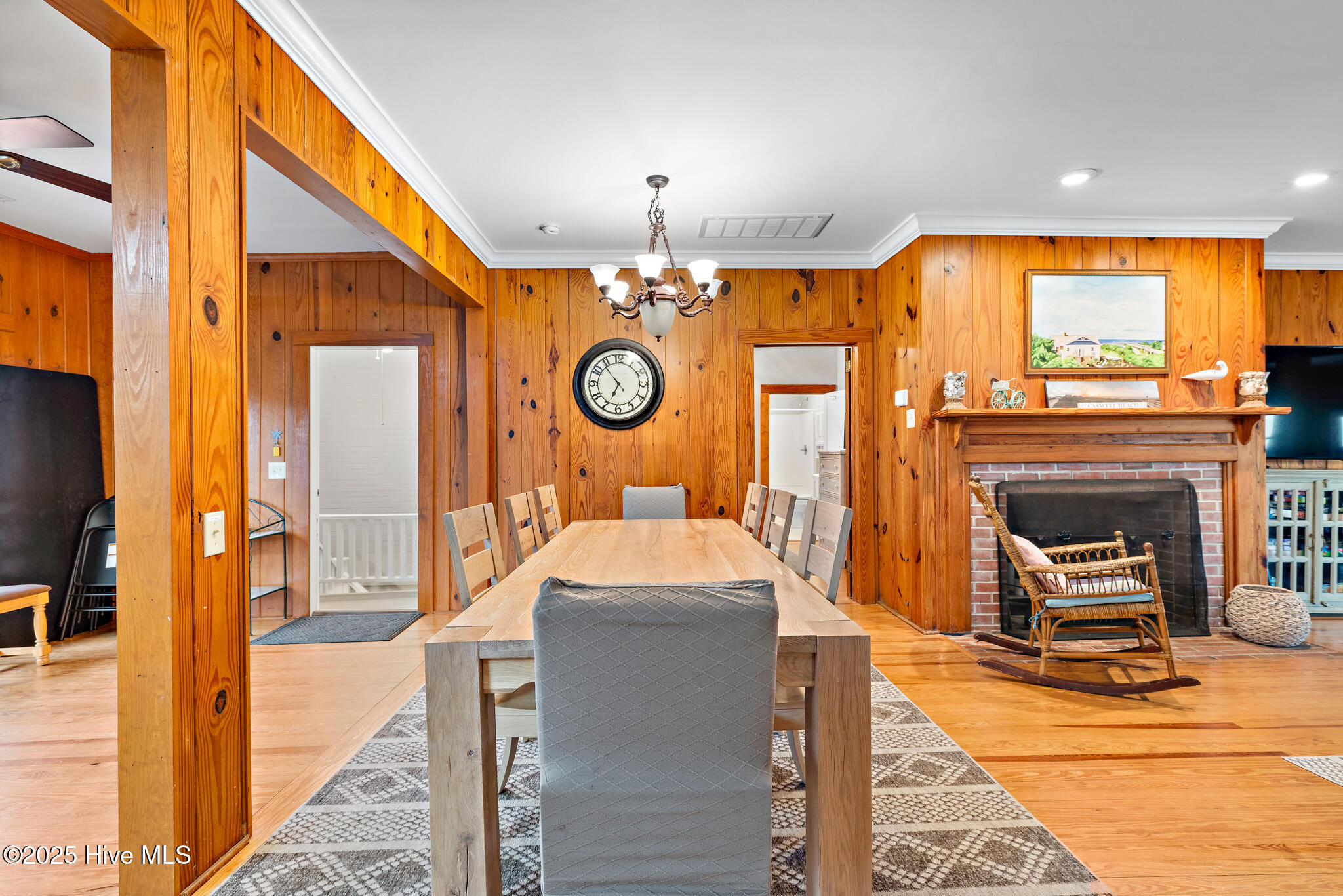 100531510 | Photo 13