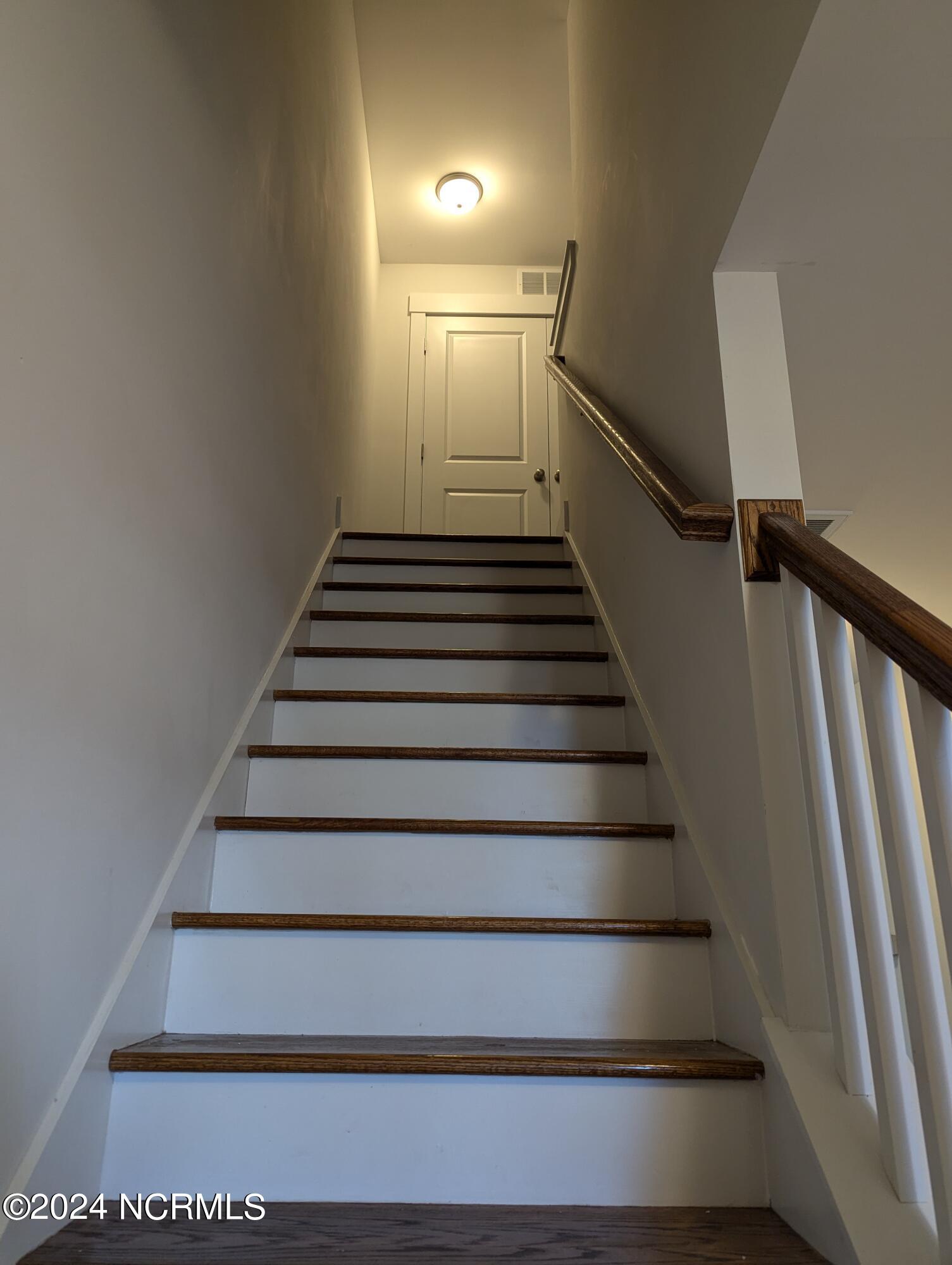 100542751 | Photo 11