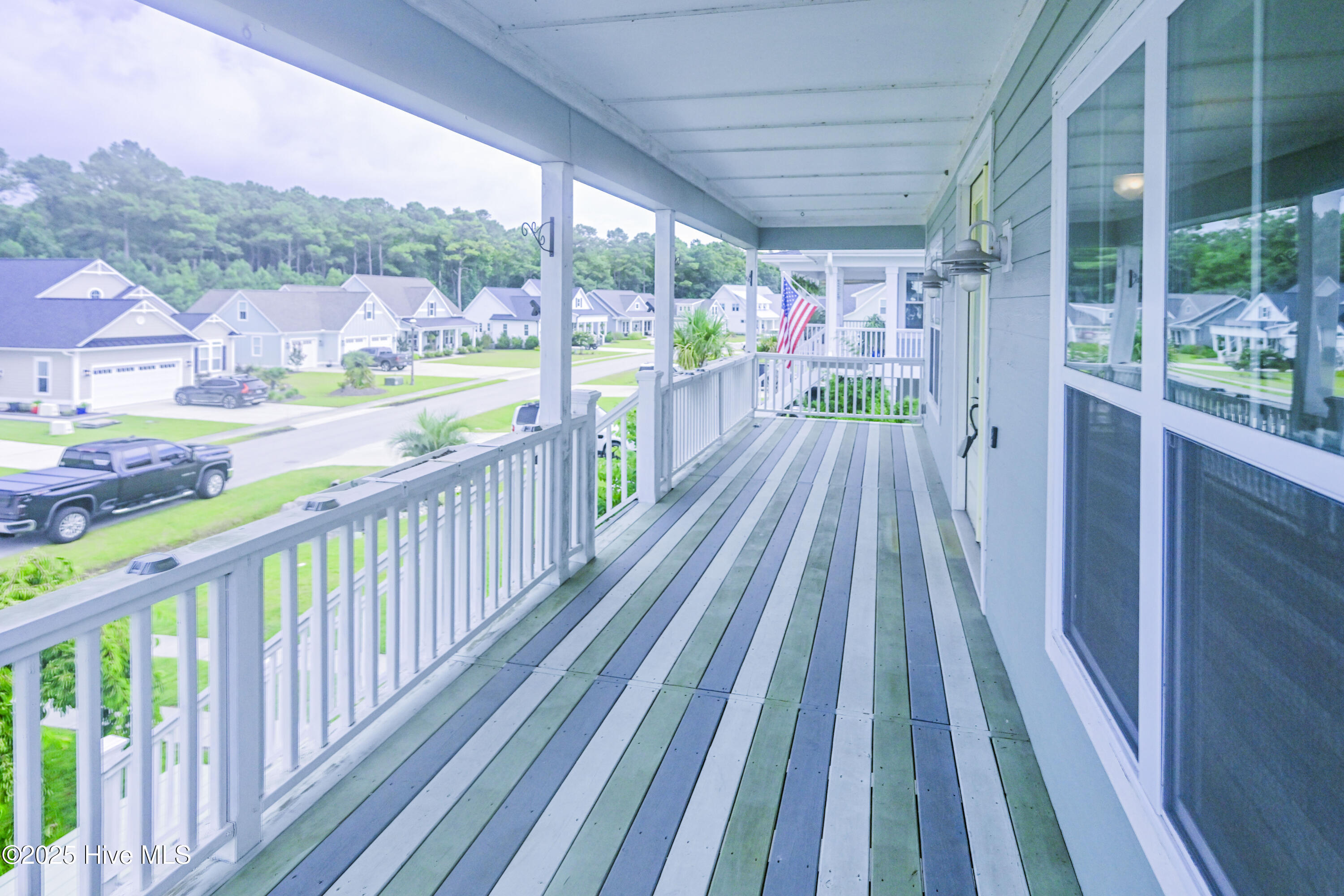 100523770 | Photo 47