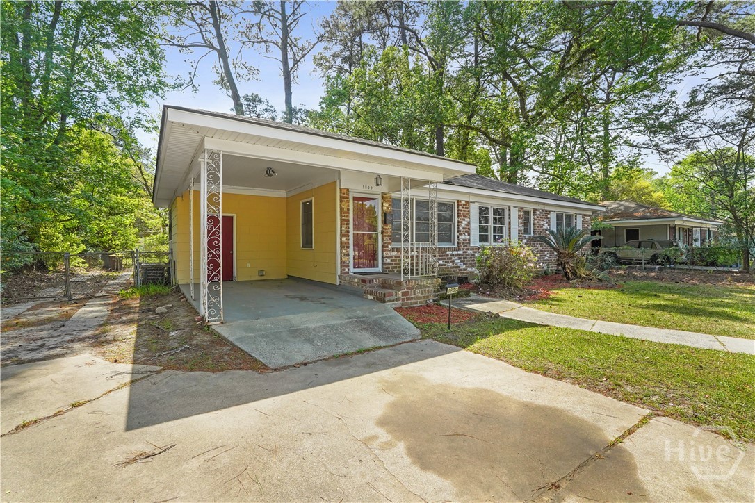 Homes for sale in Savannah, GA | 1809 Delesseps Ave, Savannah, GA 31404 | MLS# SA352653
