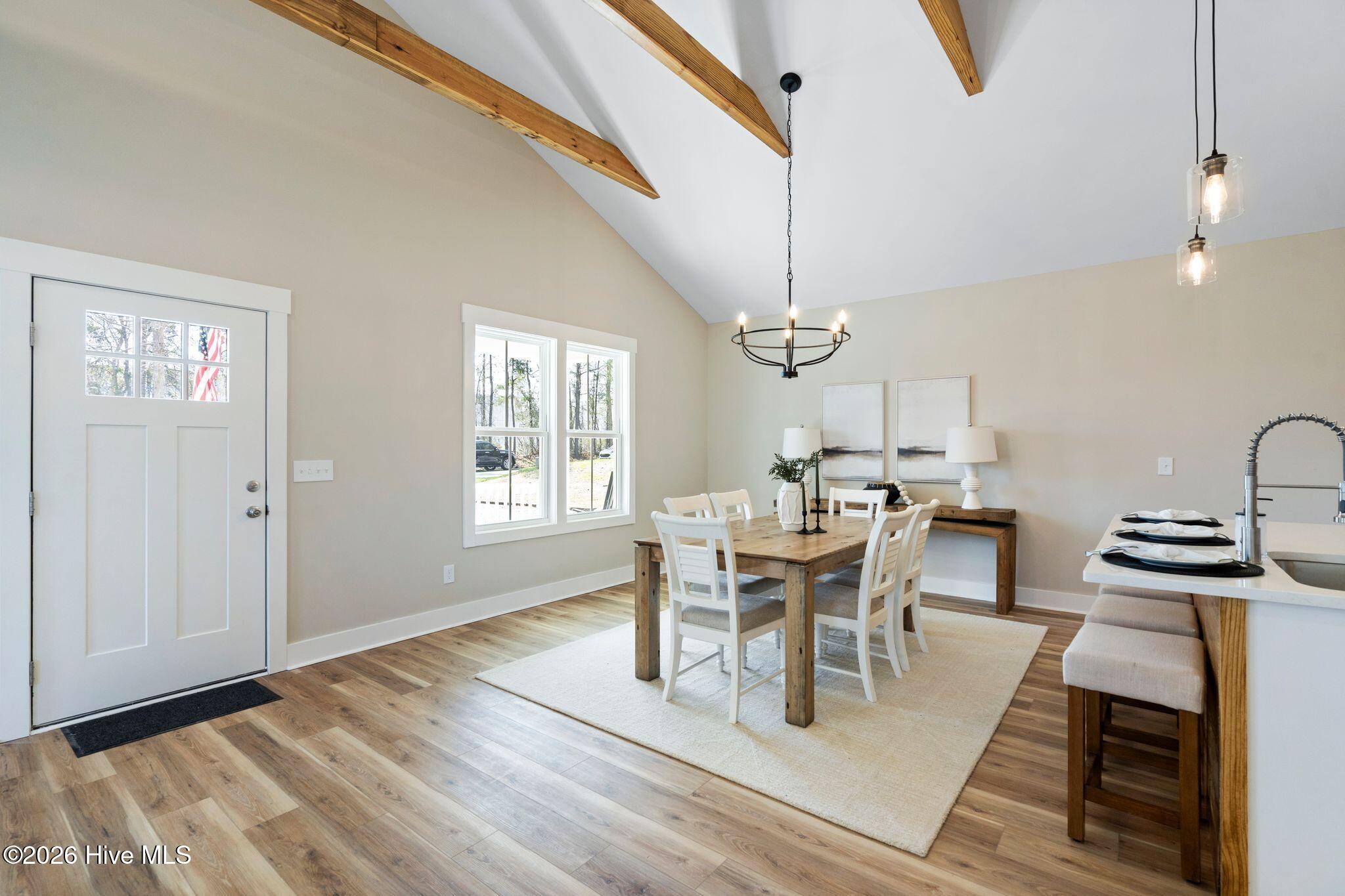 100558463 | Photo 16