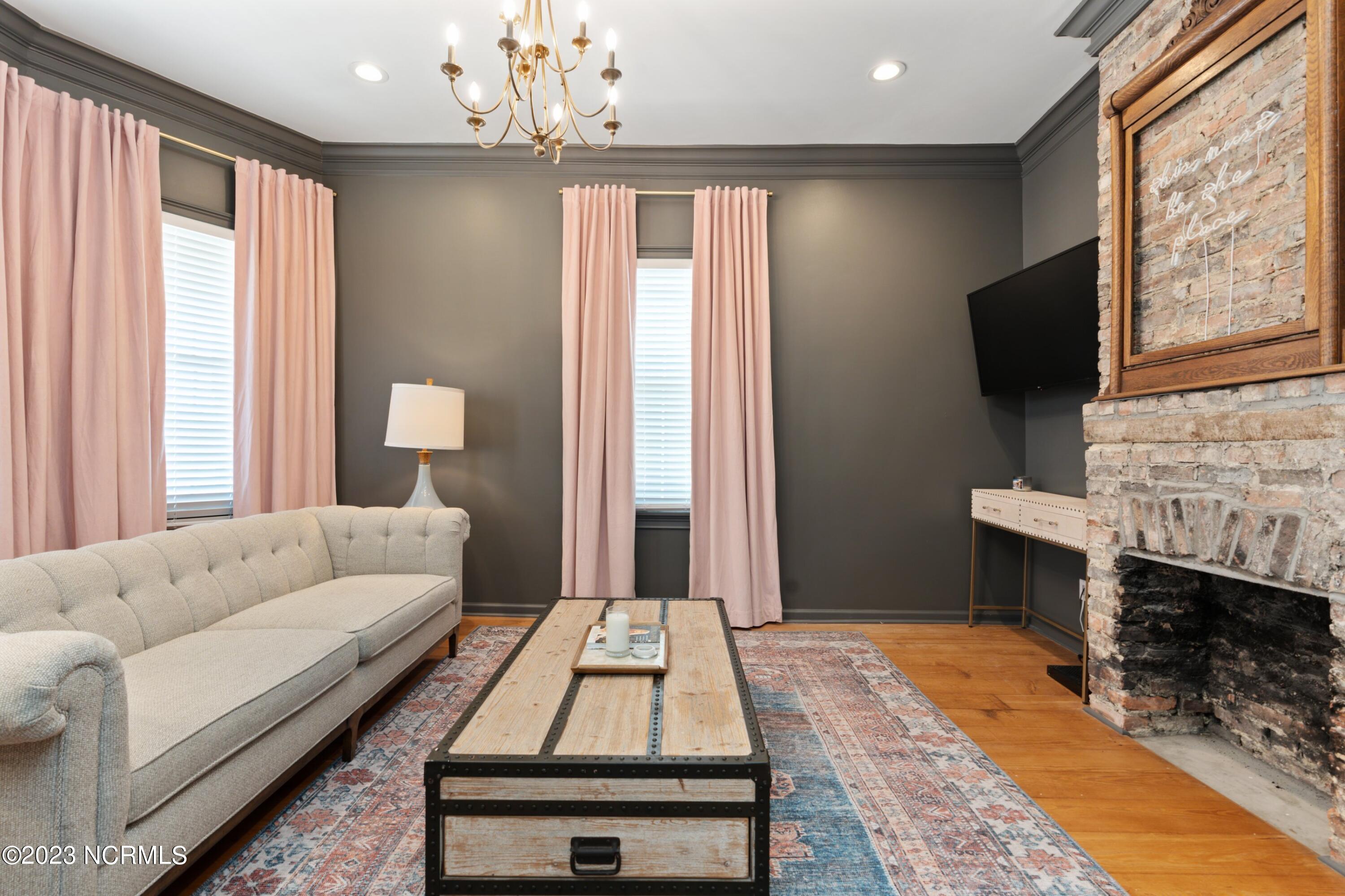 100559919 | Photo 11