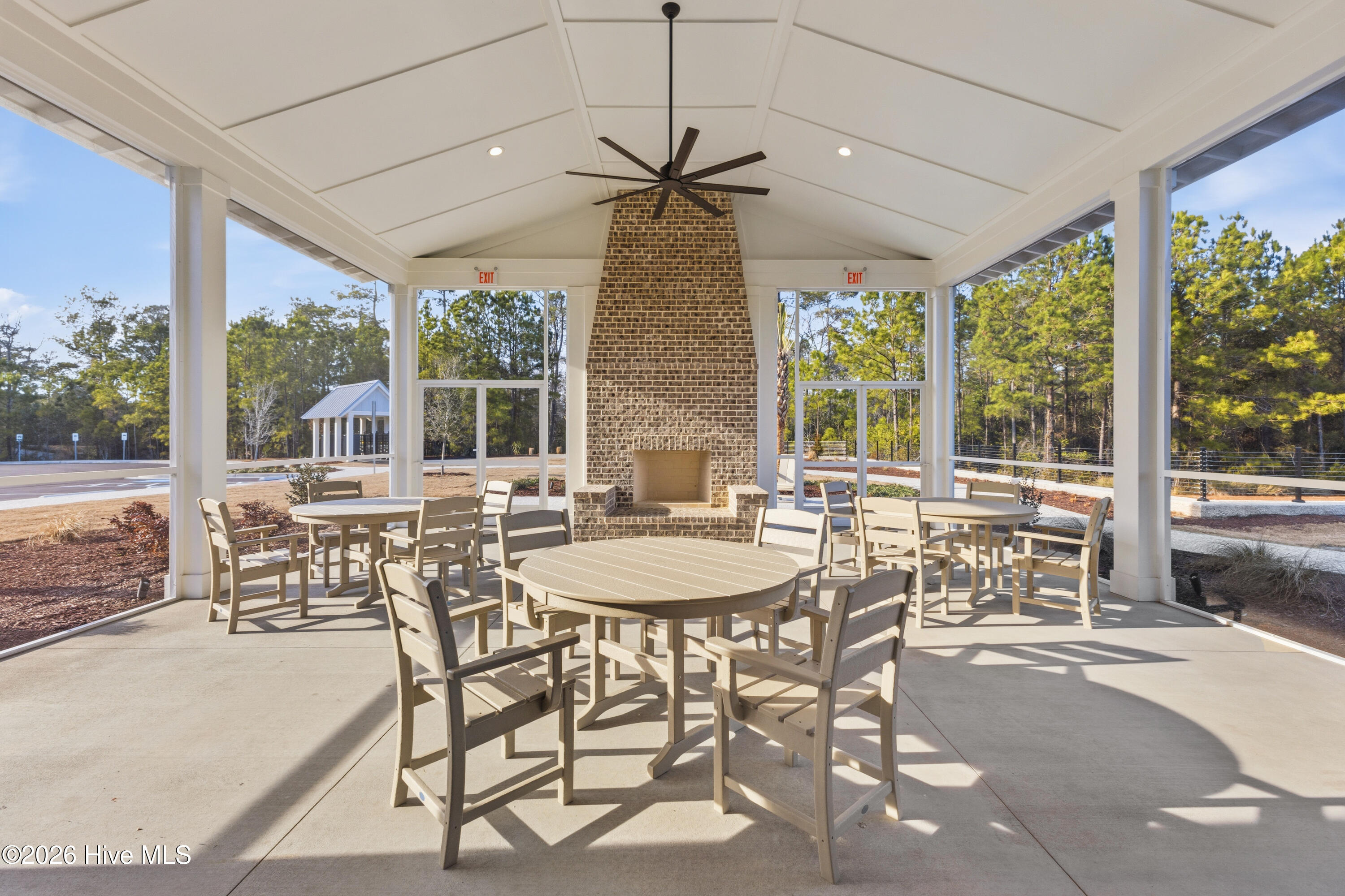 100555806 | Photo 19