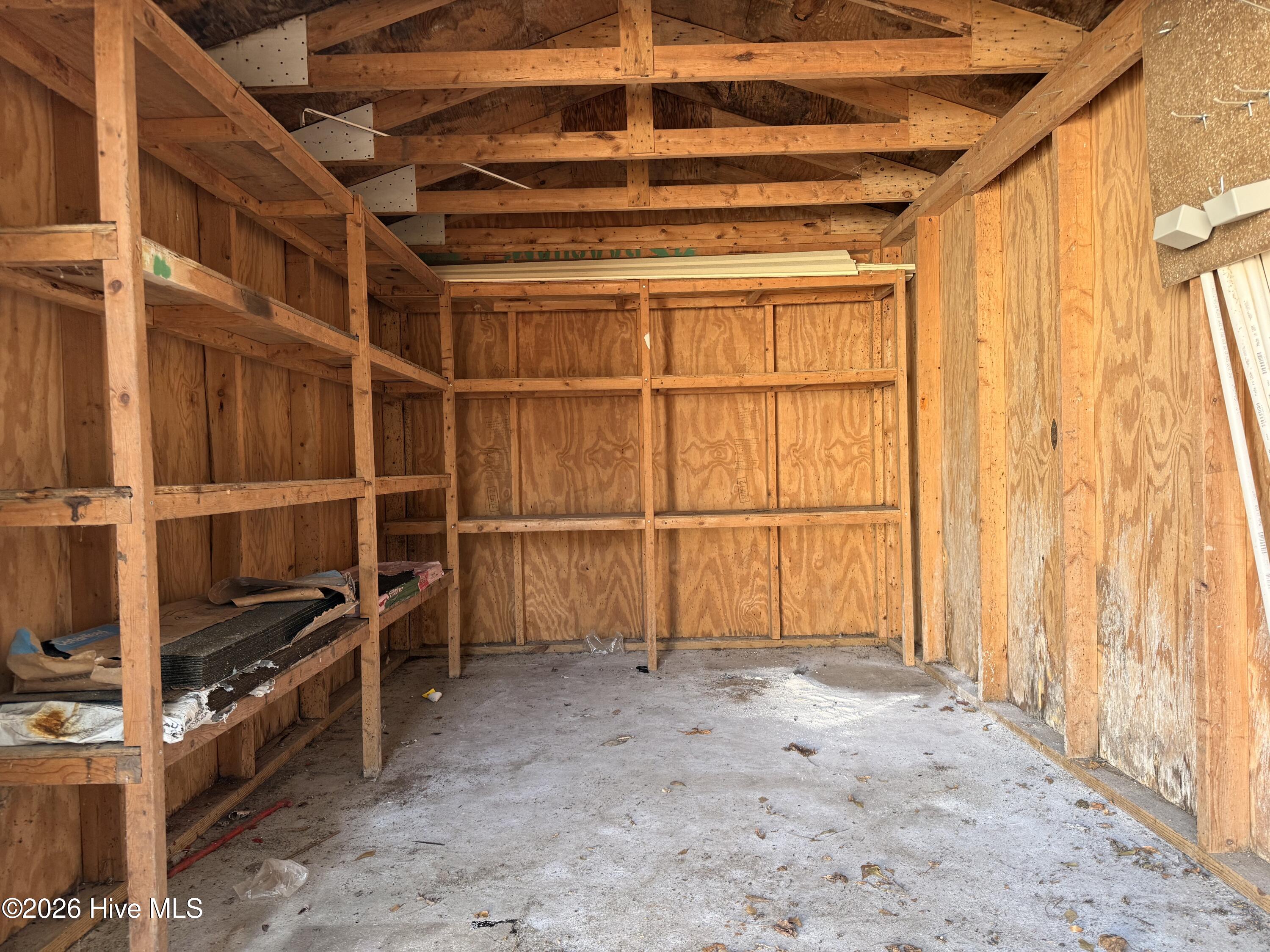 100548164 | Photo 42