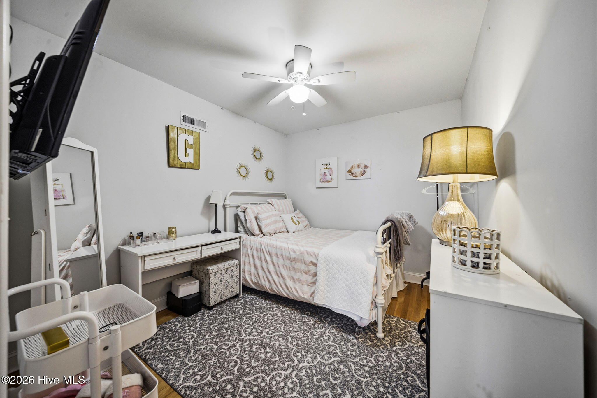 100561515 | Photo 79