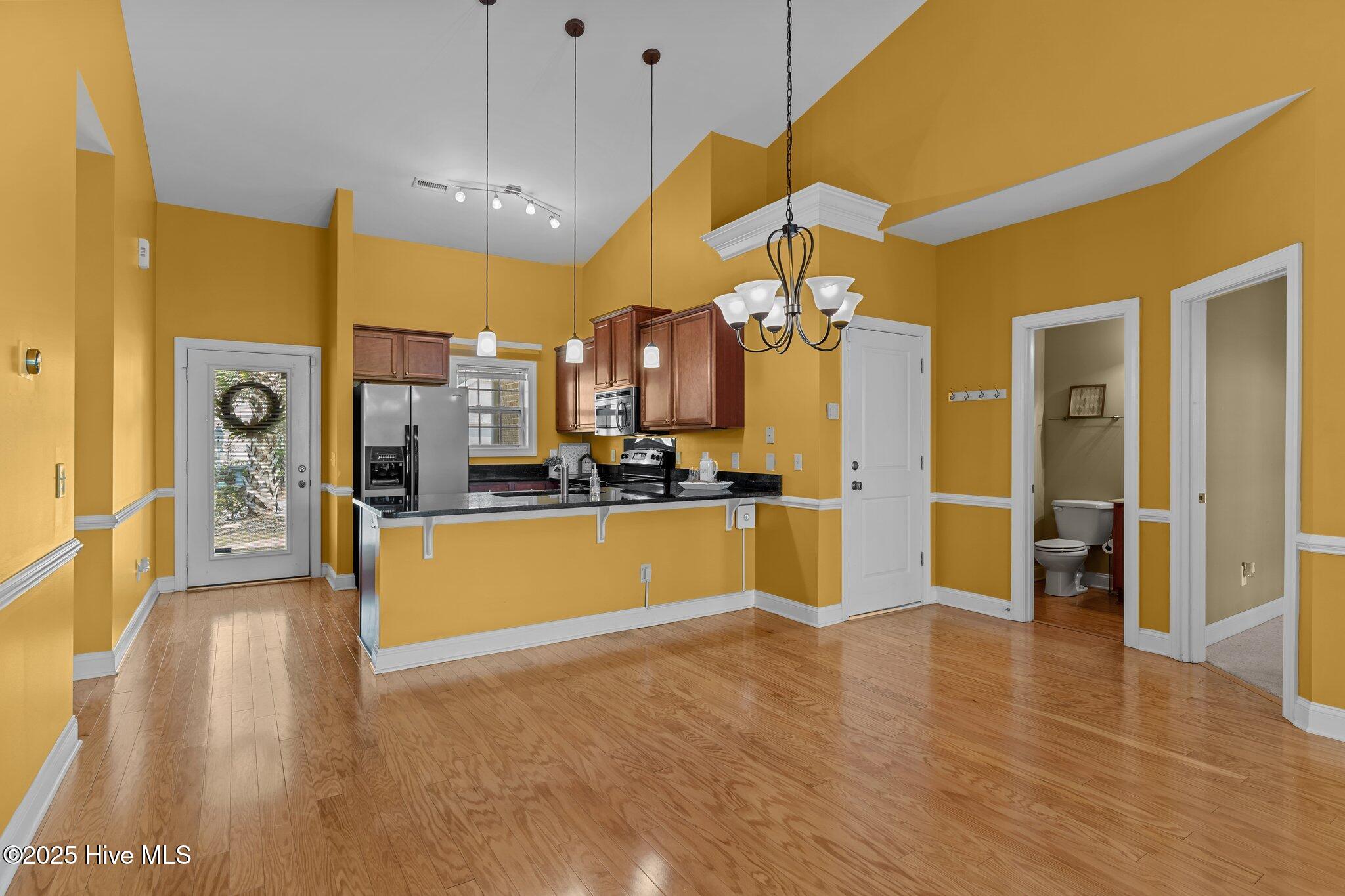 100513214 | Photo 17