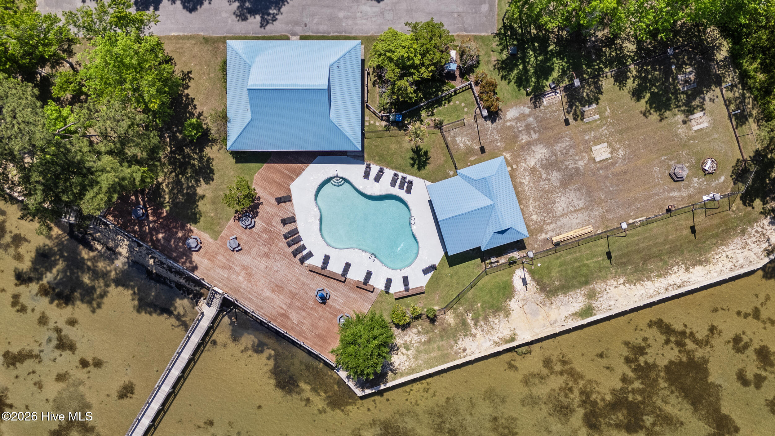 100569506 | Photo 77