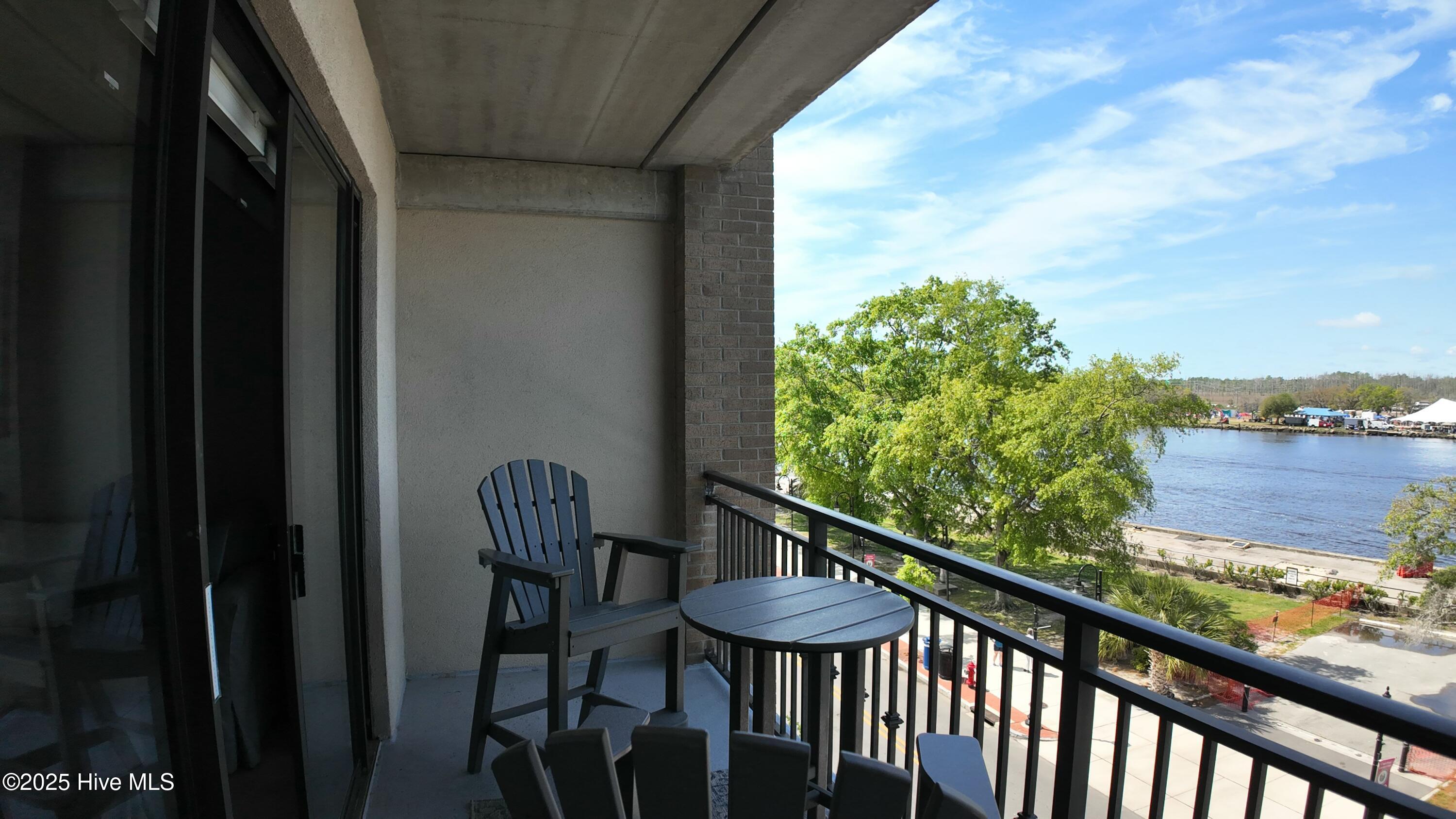 100500705 | Photo 30