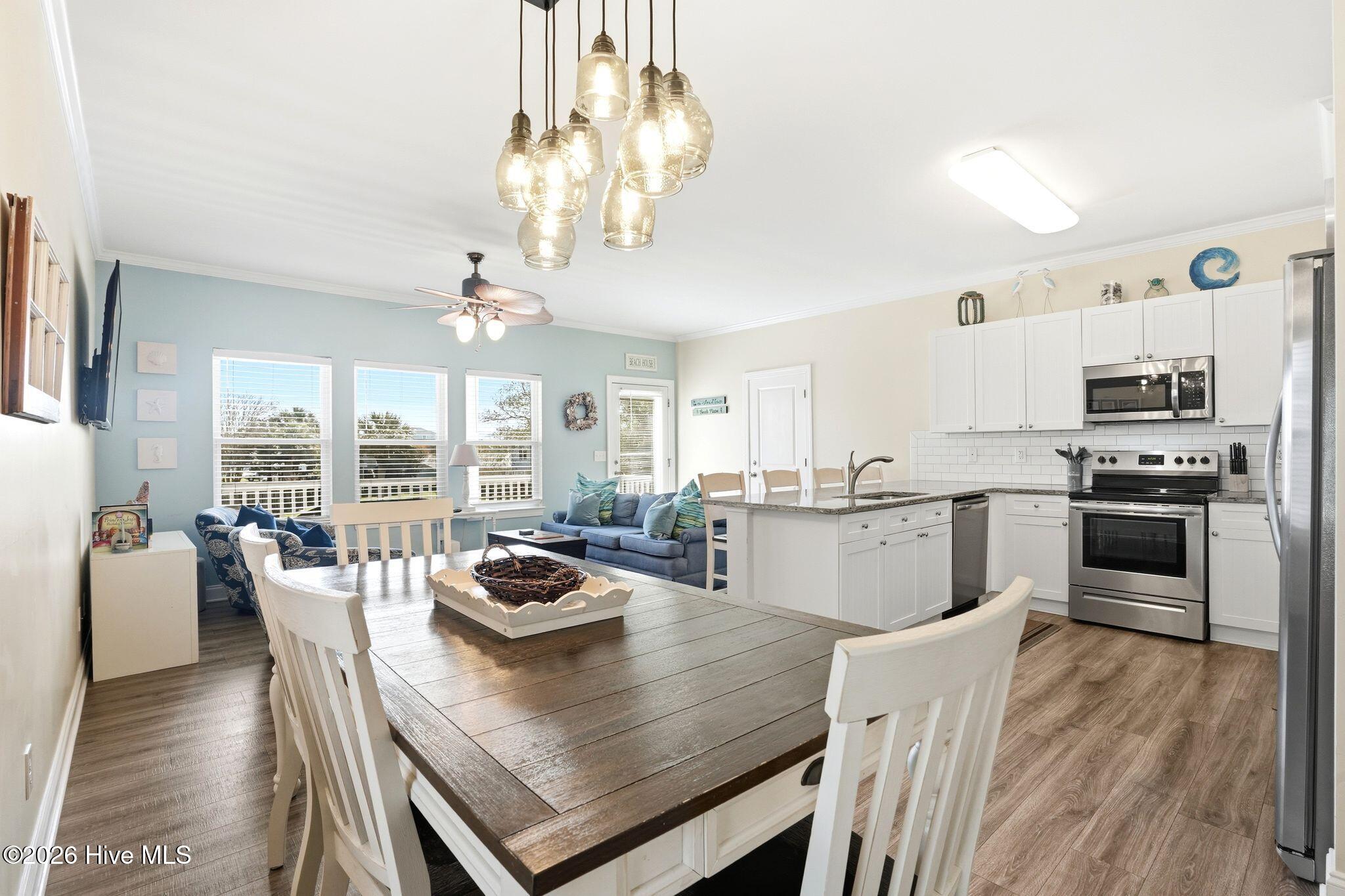 100561242 | Photo 13