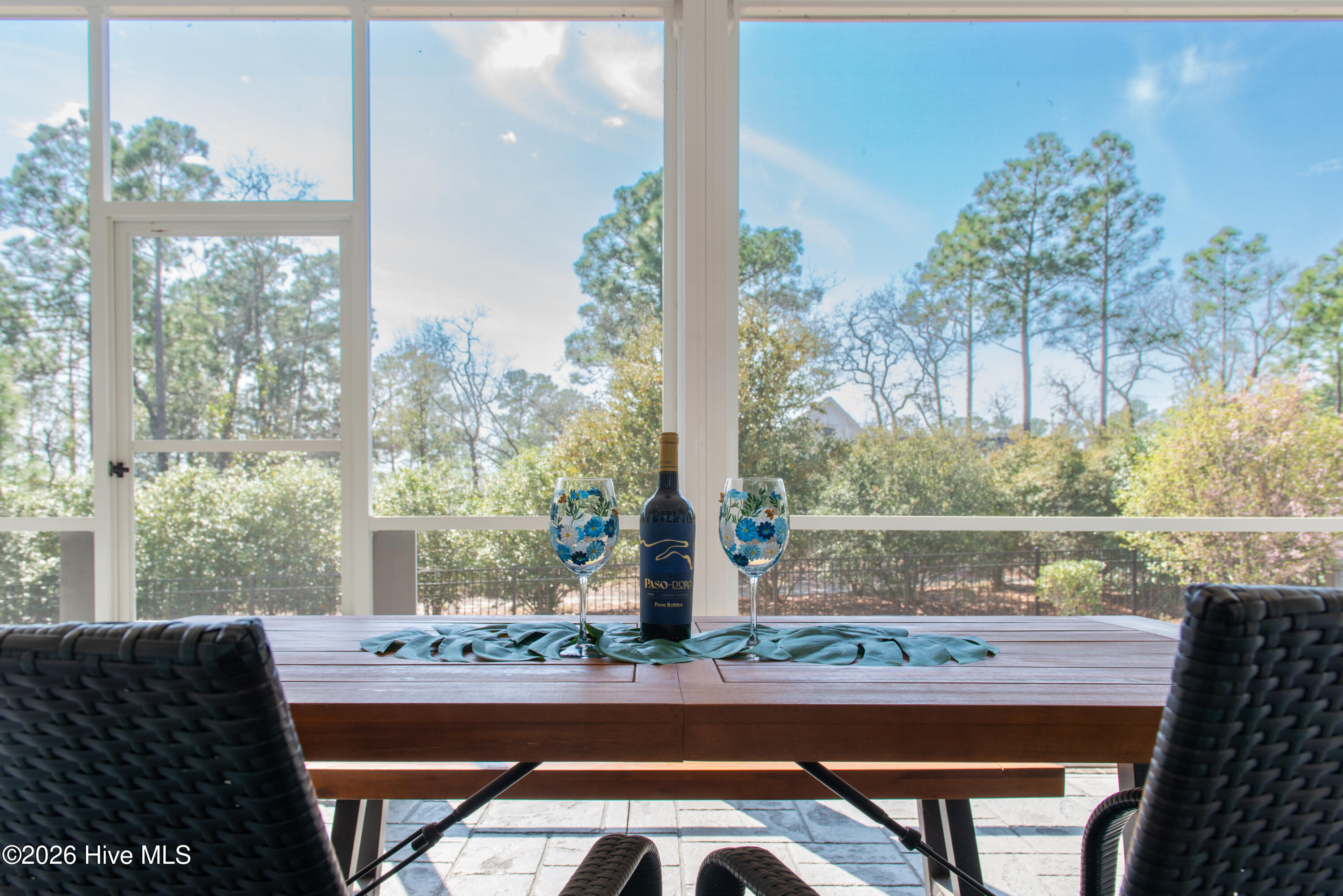 100560299 | Photo 76