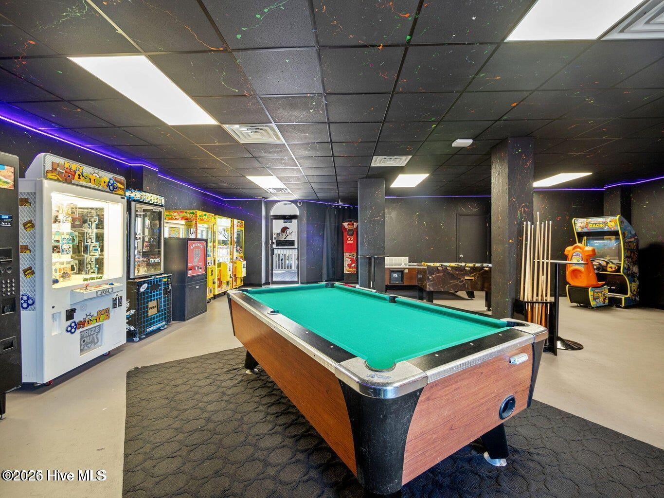 100564198 | Photo 50