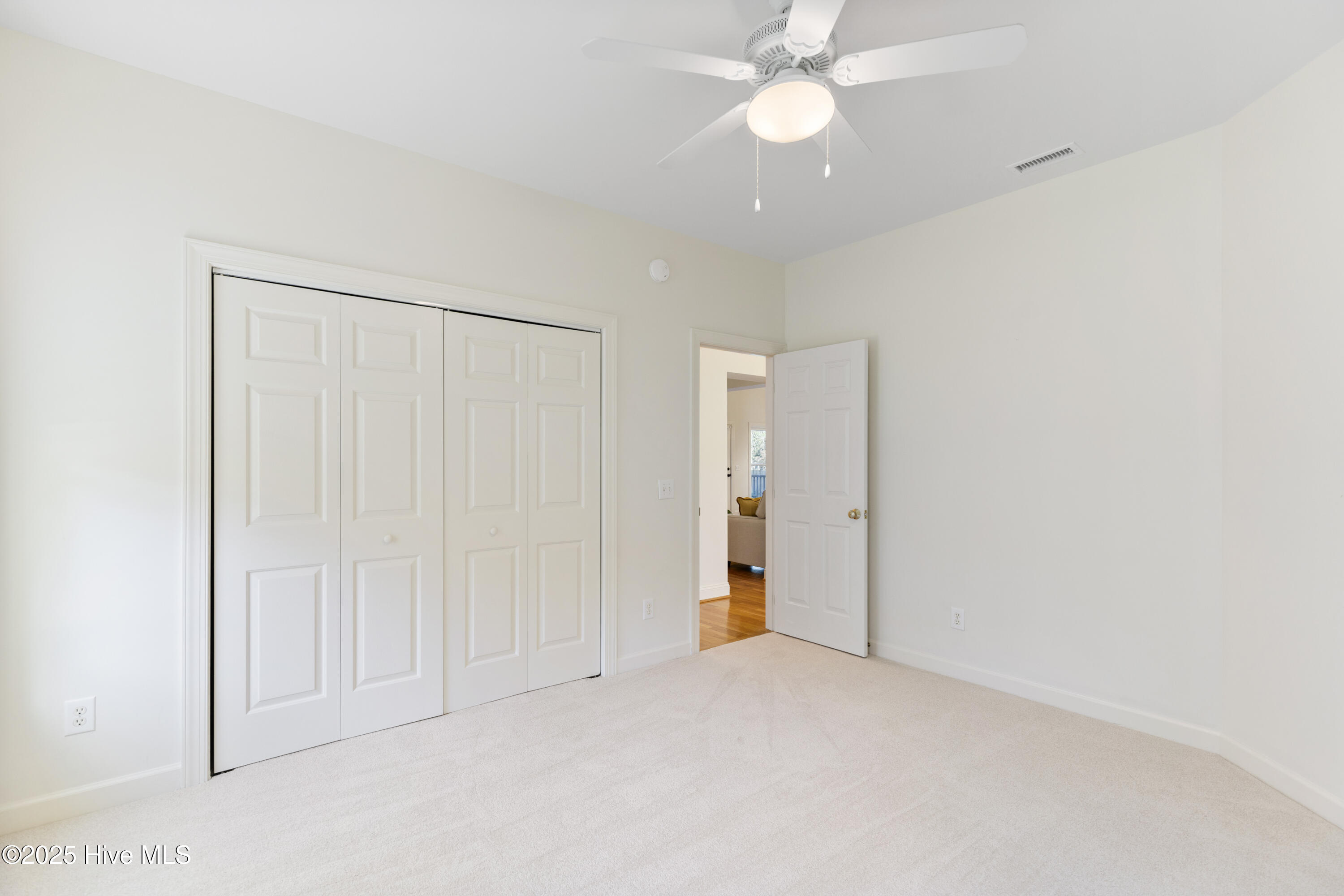 100539771 | Photo 26