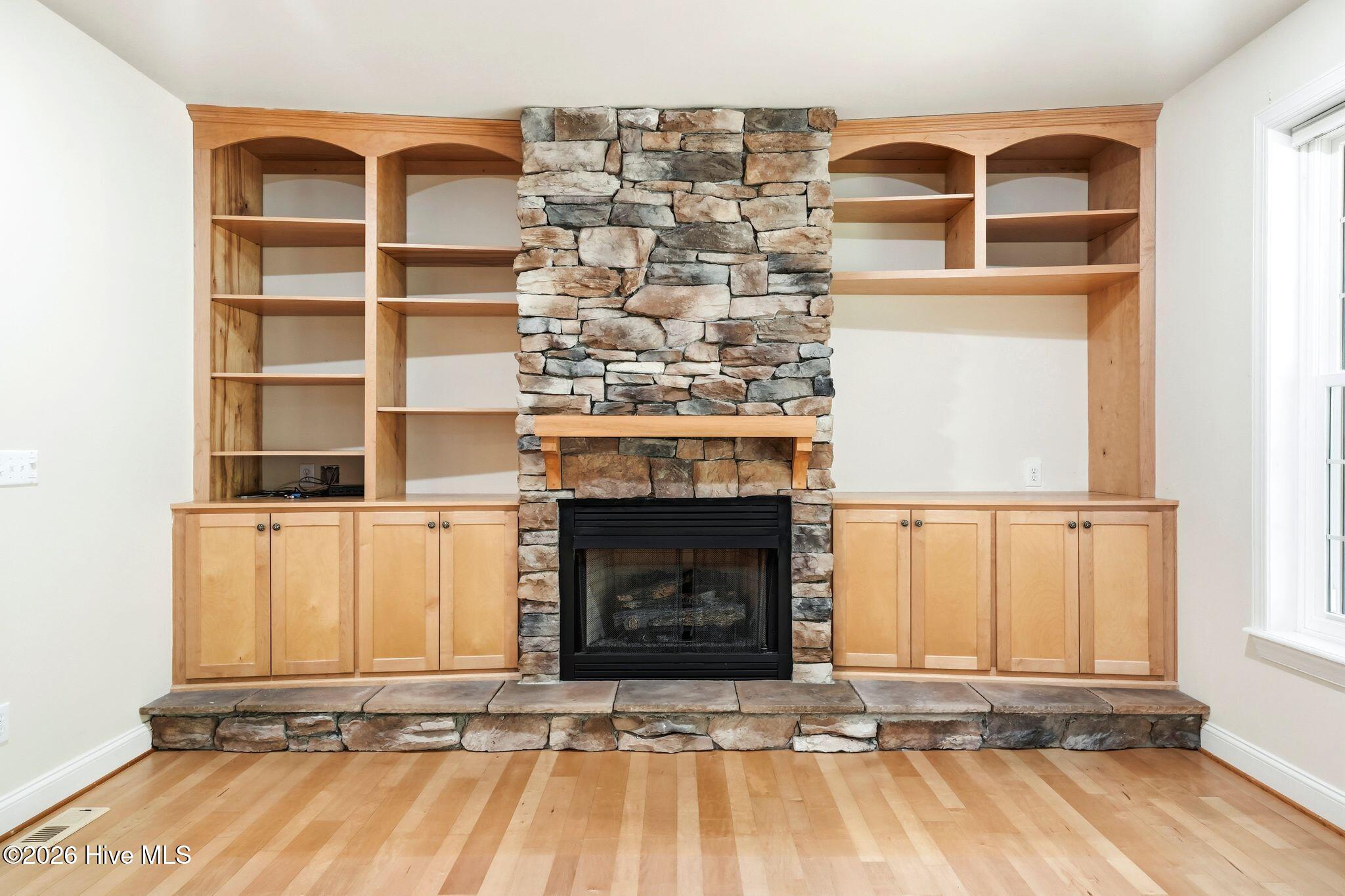 100563594 | Photo 20