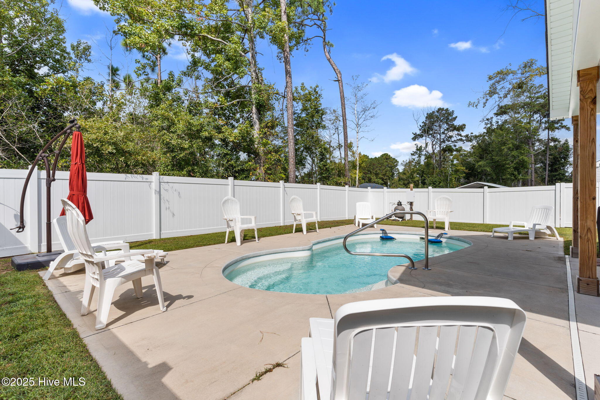 100533110 | Photo 30