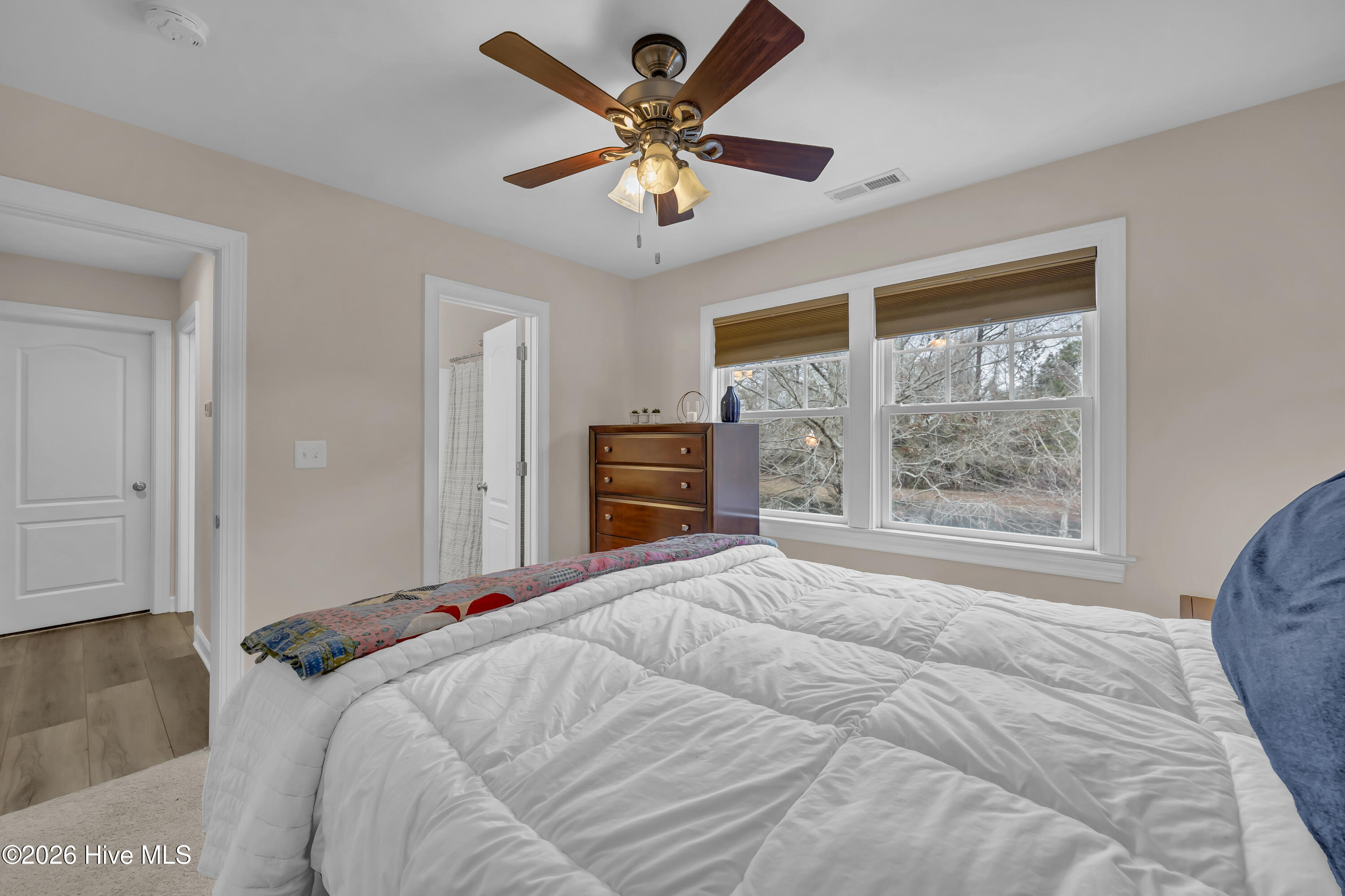 100551569 | Photo 29