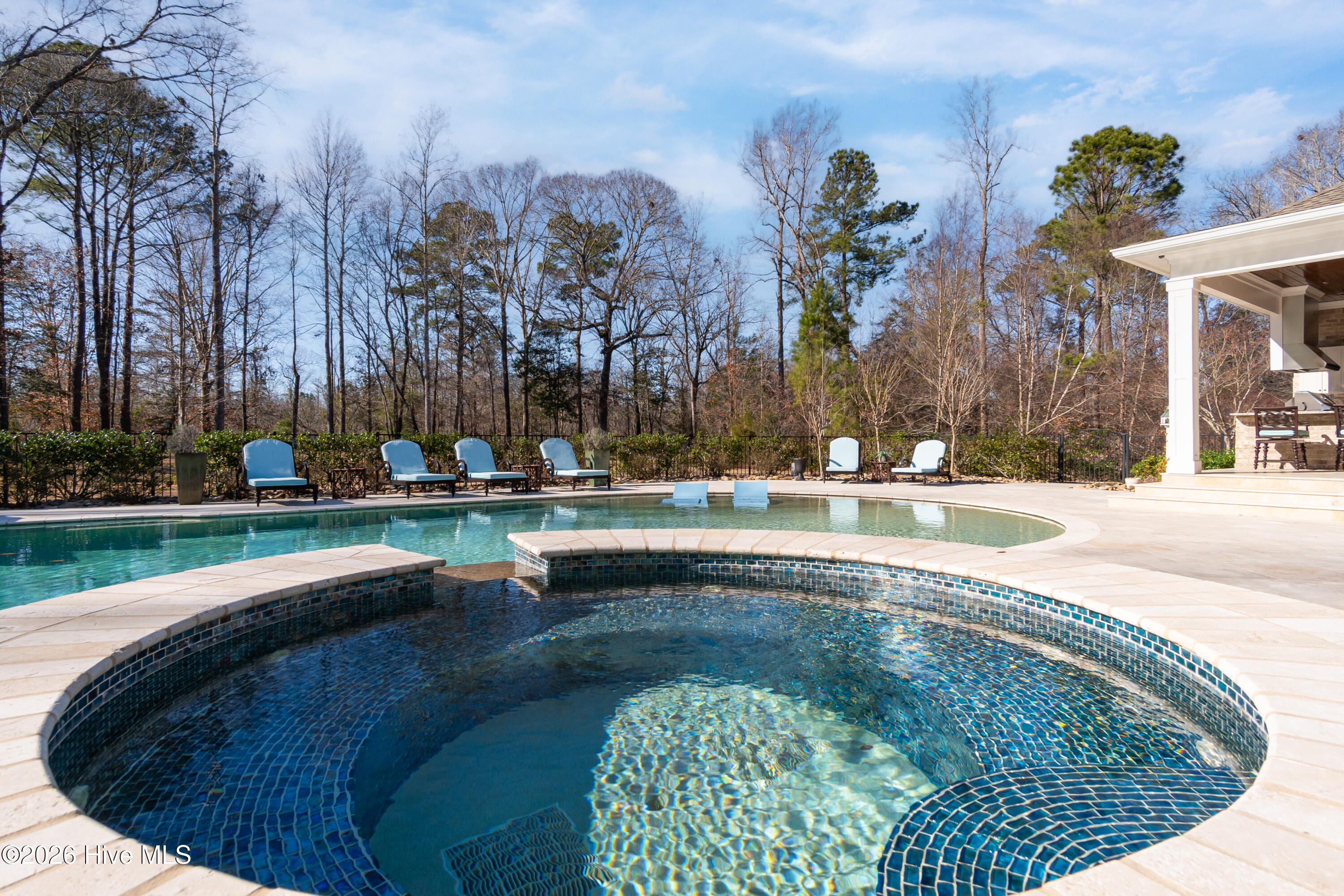 100550947 | Photo 103