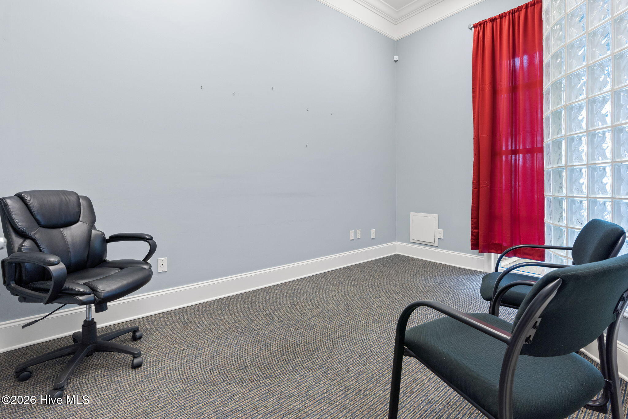 100555009 | Photo 11