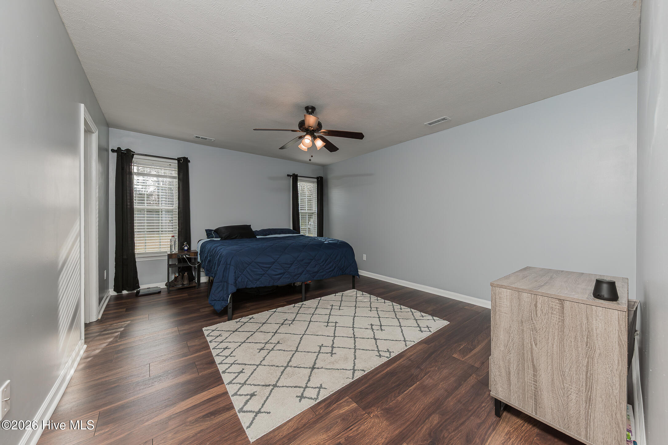 100561877 | Photo 18