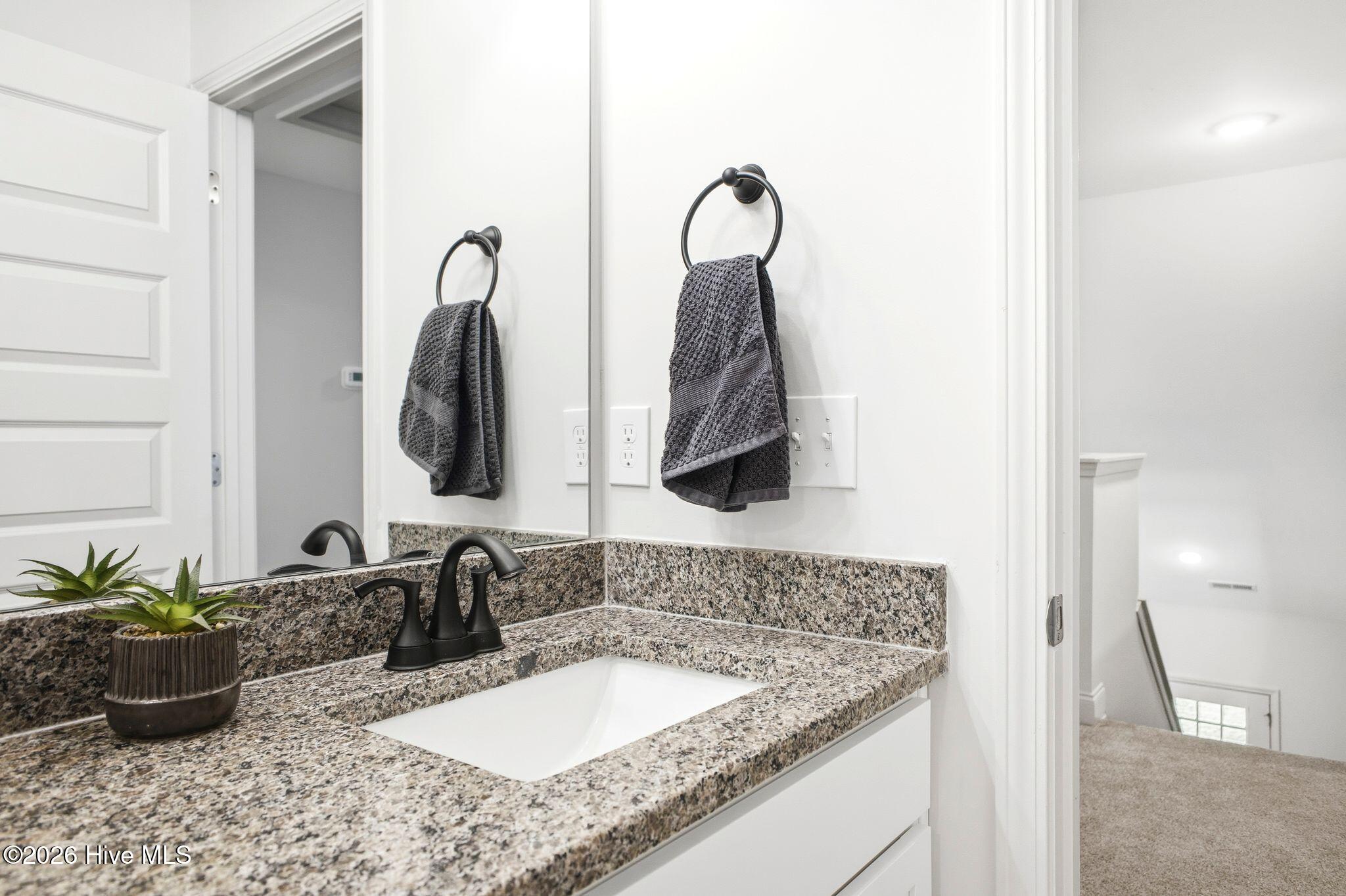 100568135 | Photo 54