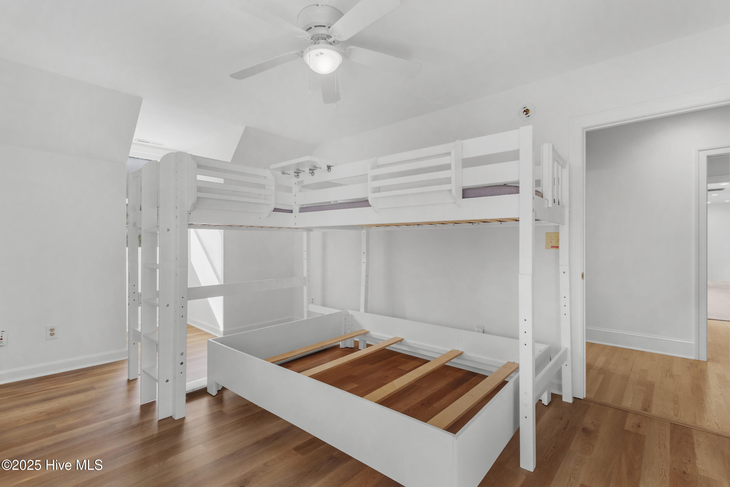 100534920 | Photo 48