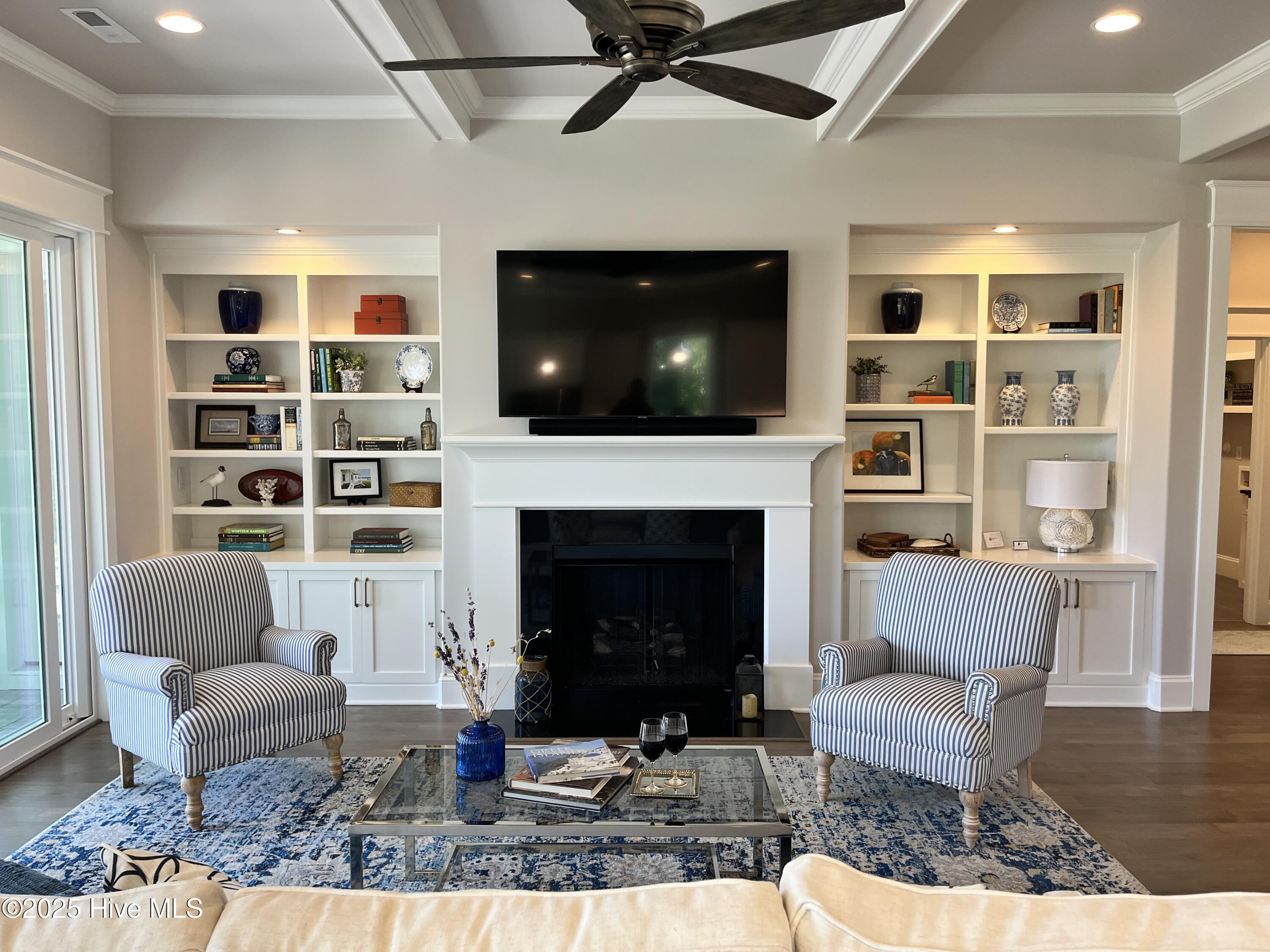 100478560 | Photo 11